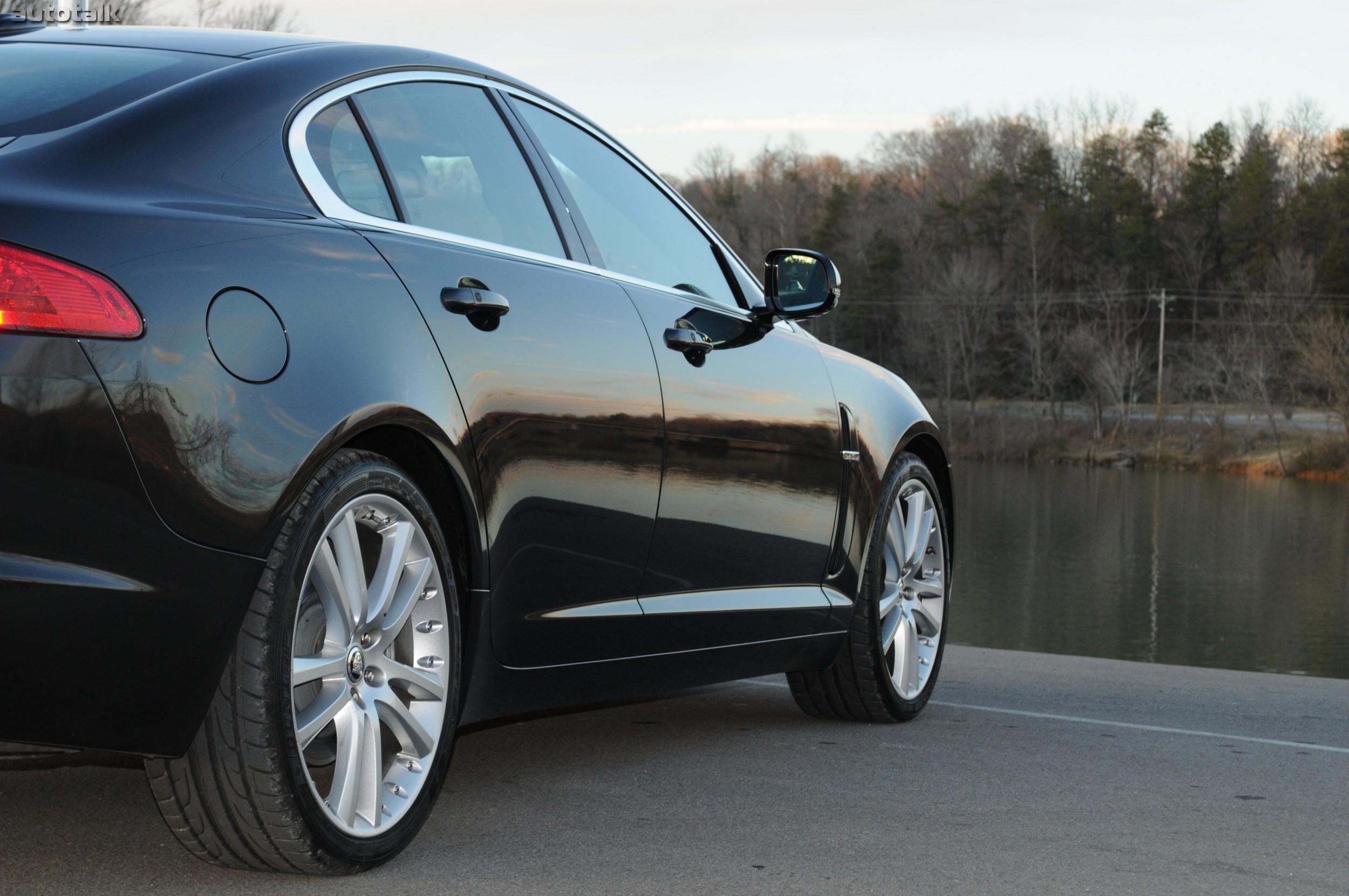 2011 Jaguar XF Review