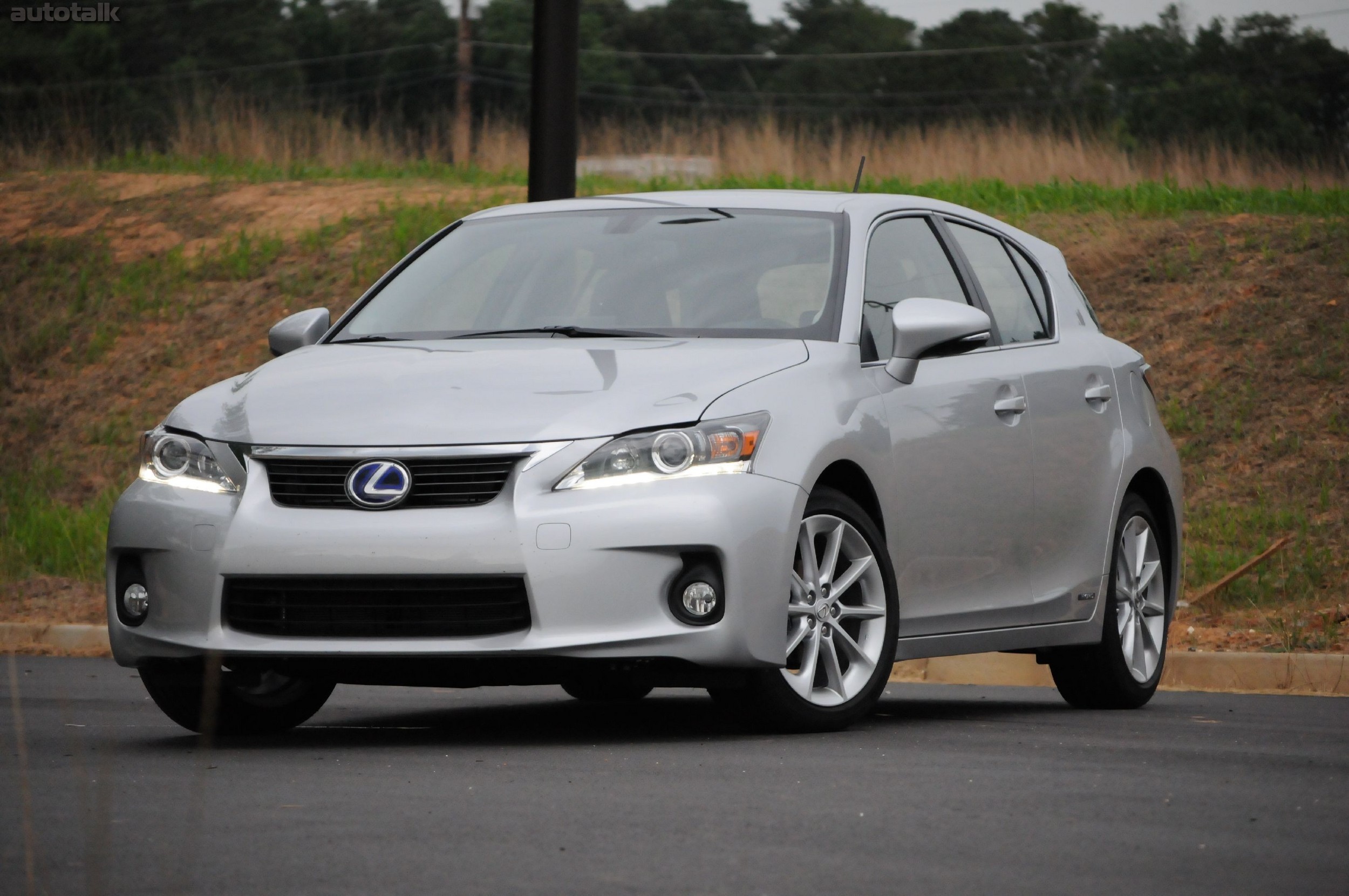 2011 Lexus CT200h Review