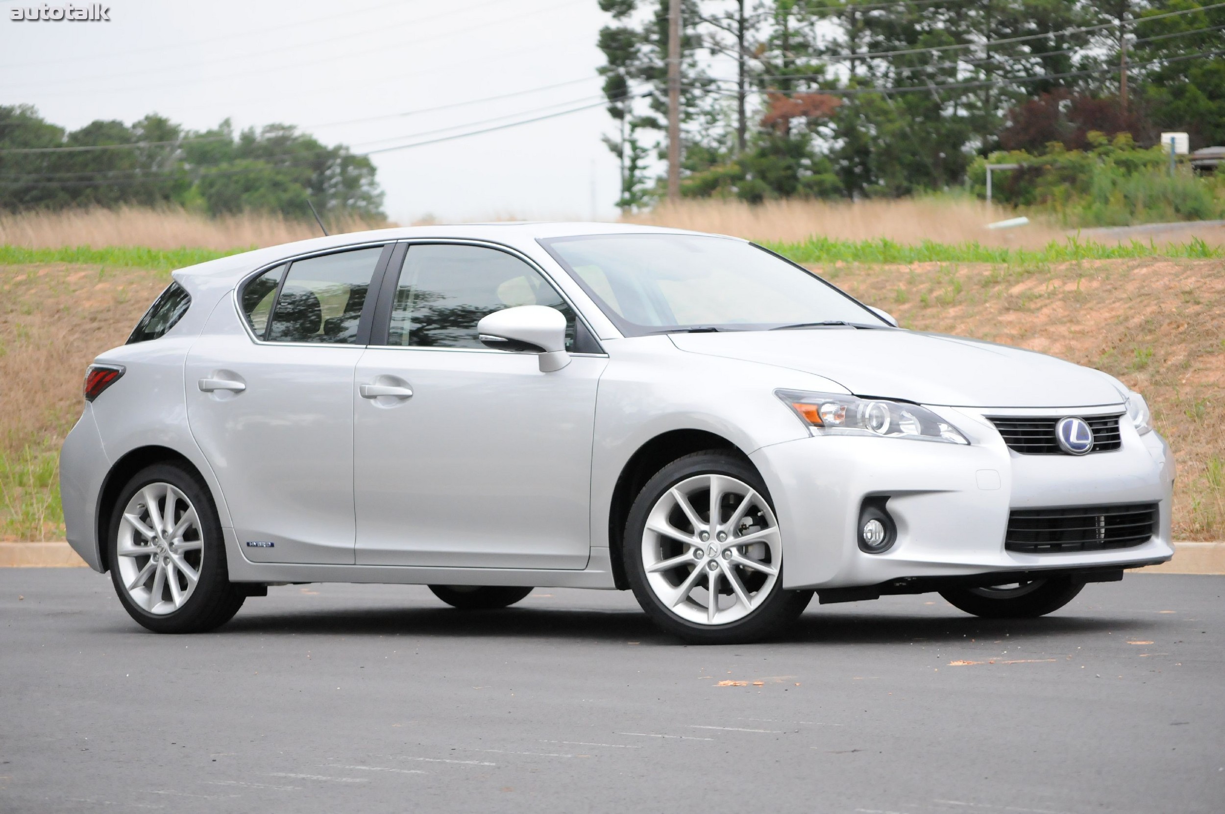 2011 Lexus CT200h Review