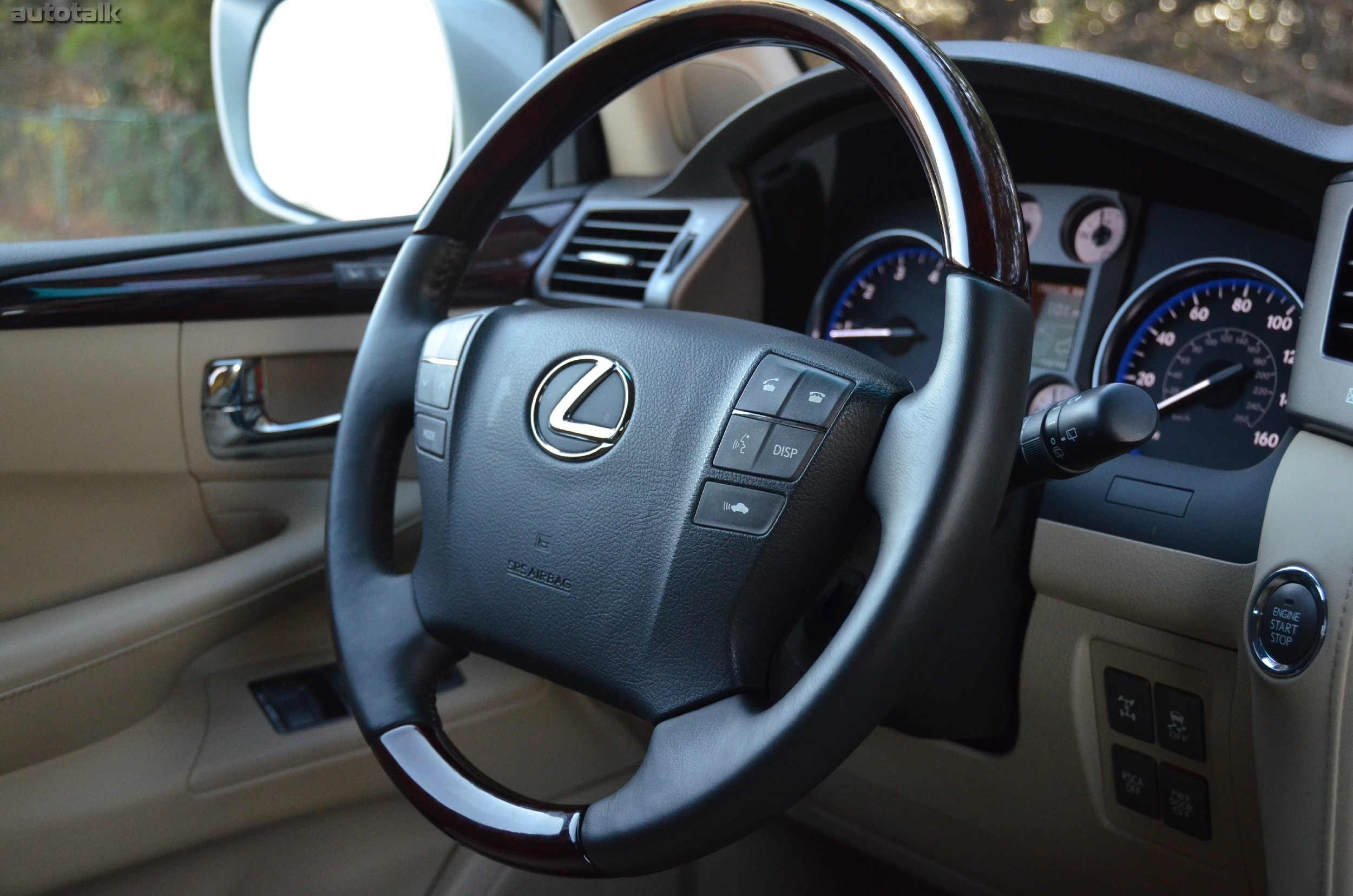 2011 Lexus LX 570 Review