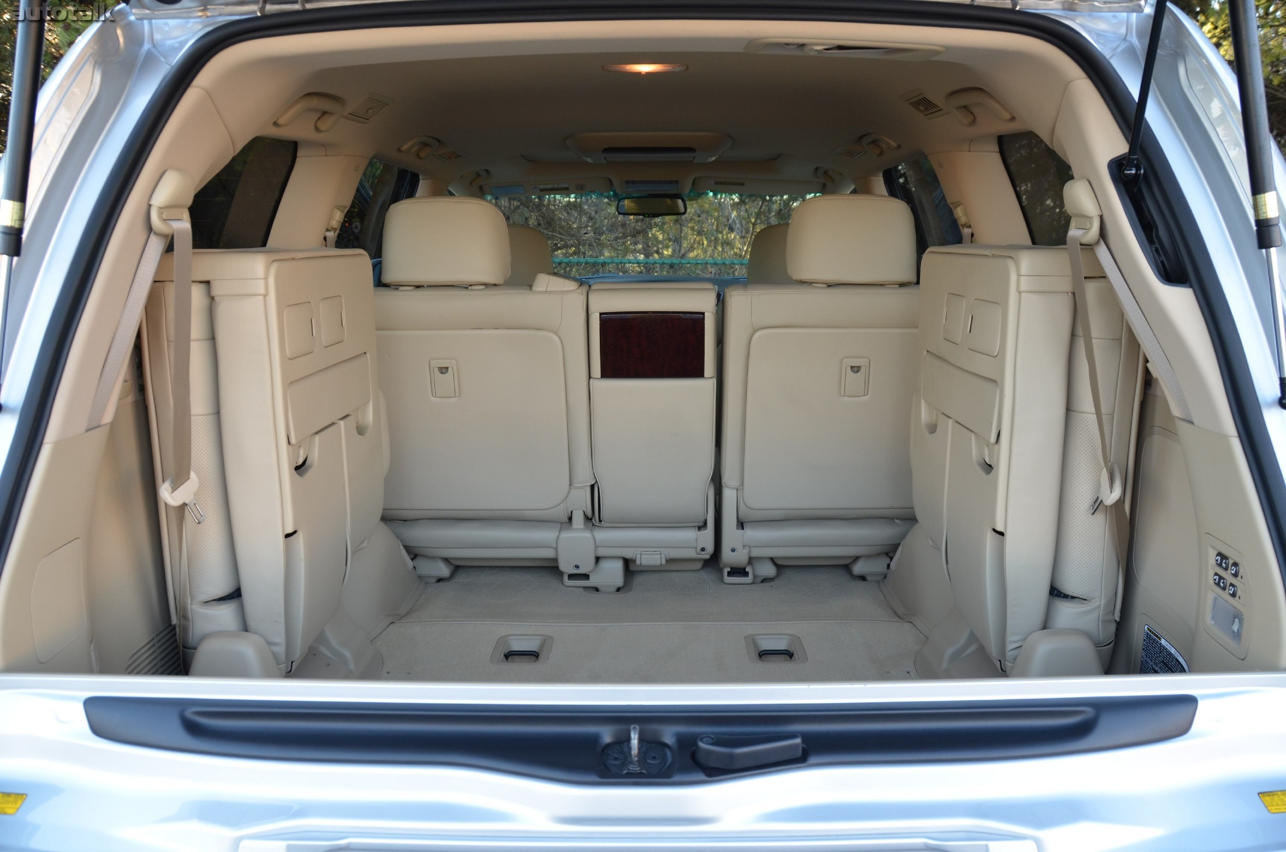 2011 Lexus LX 570 Review