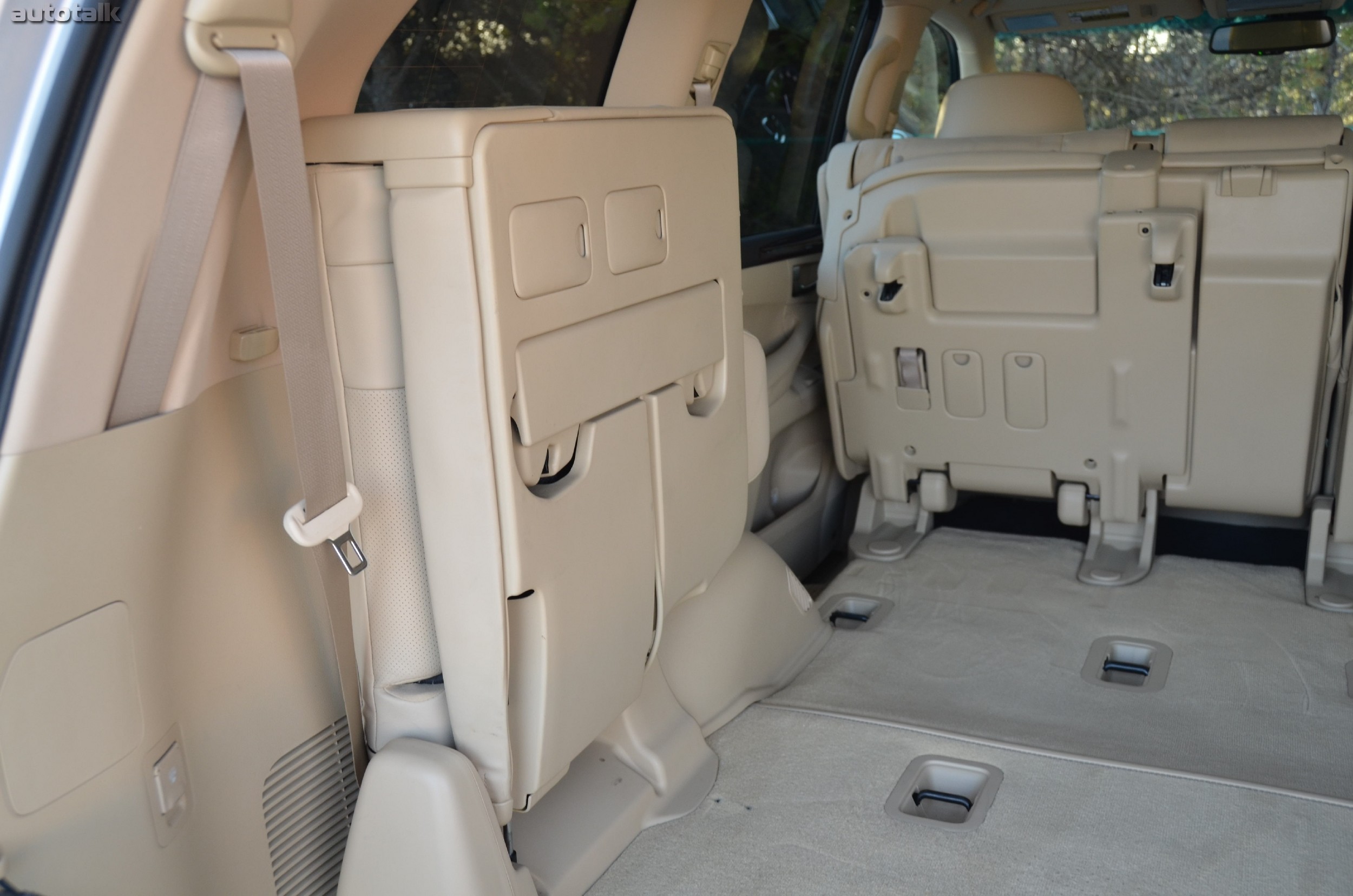 2011 Lexus LX 570 Review