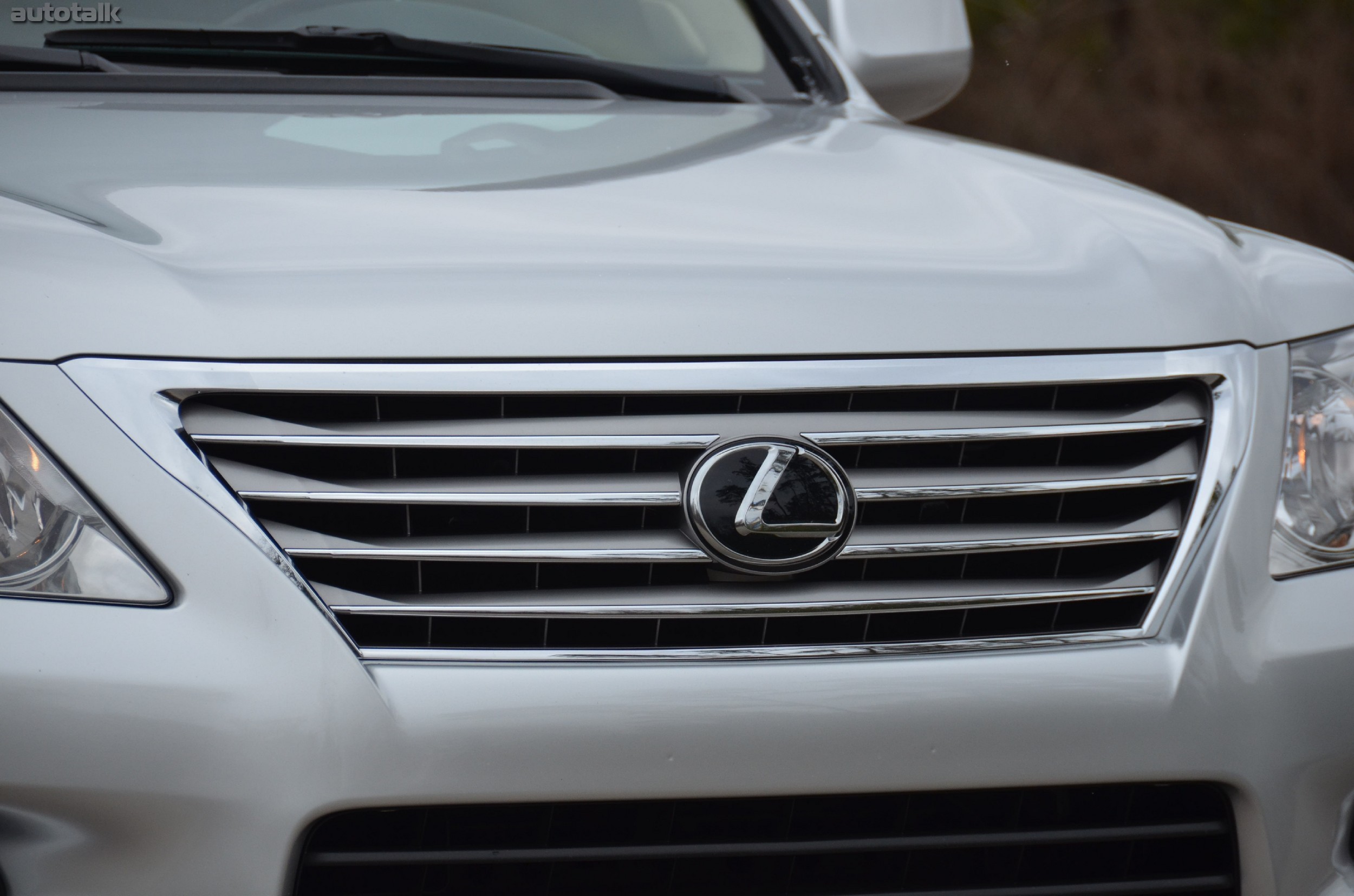 2011 Lexus LX 570 Review