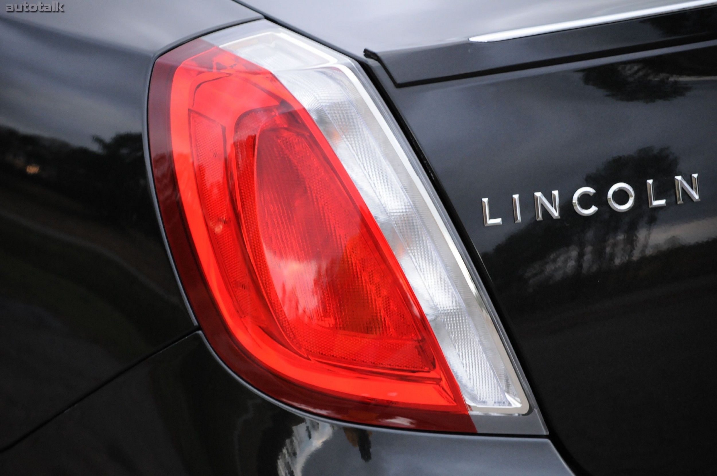 2011 Lincoln MKS Review