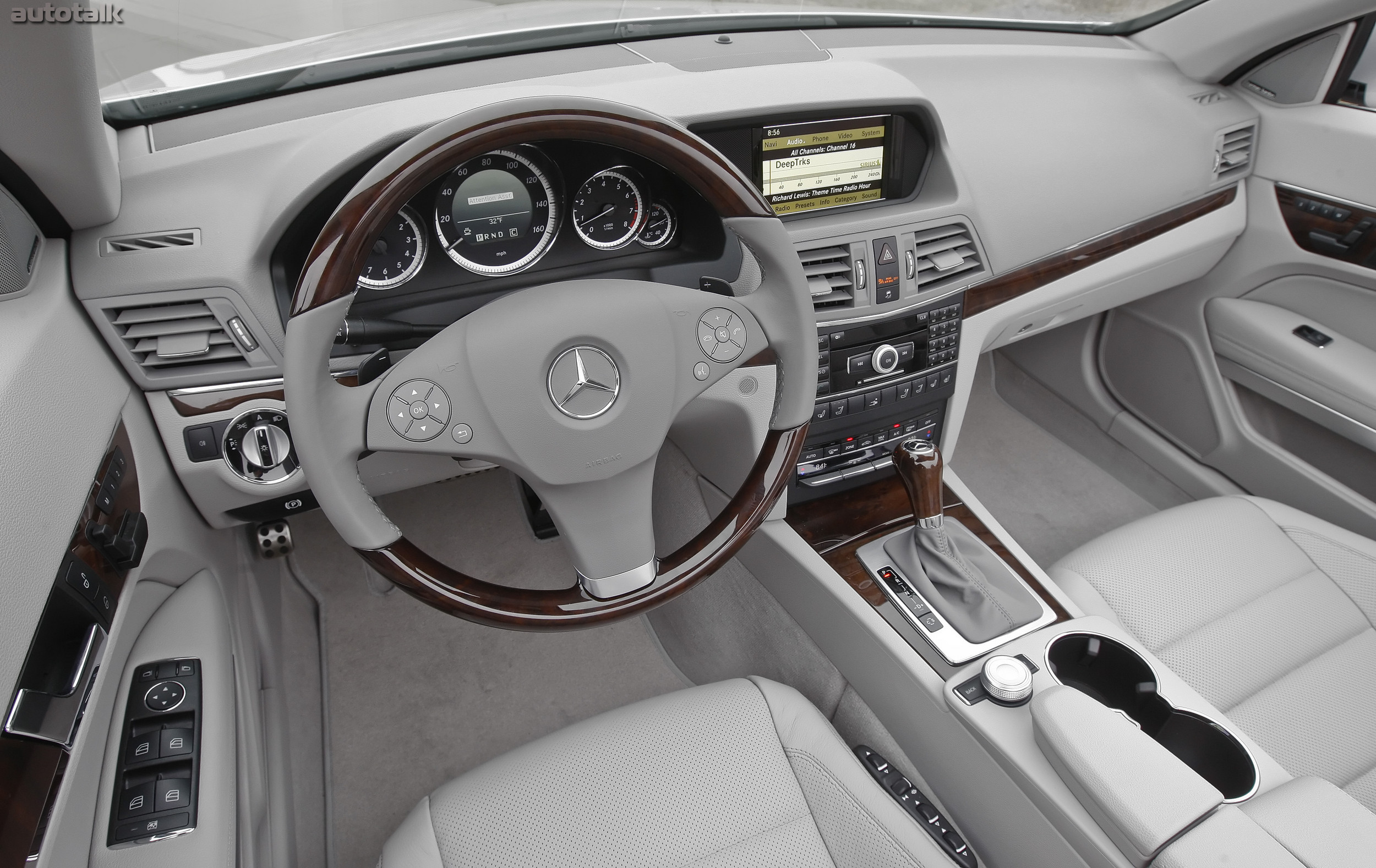 Mercedes Benz c class 2008 салон