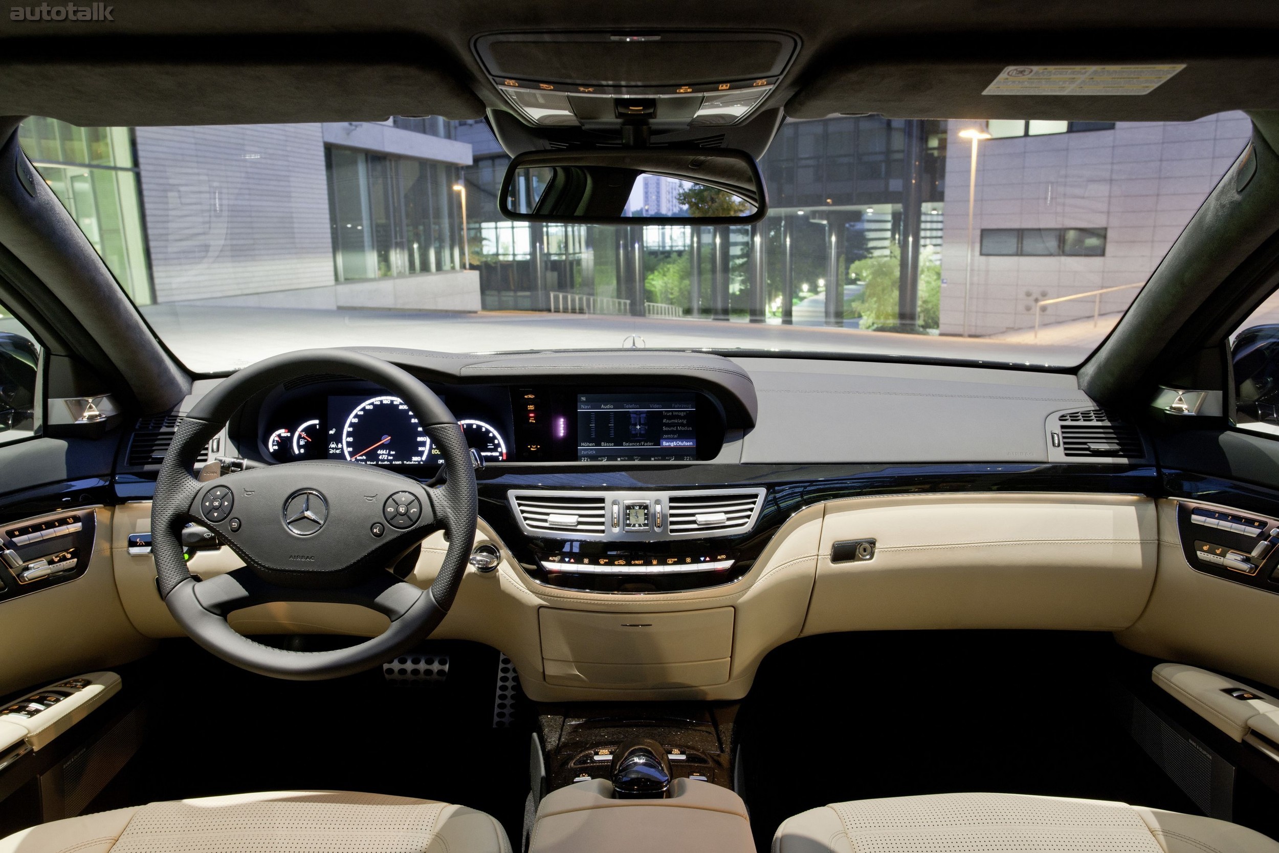 2011 Mercedes-Benz S63 AMG