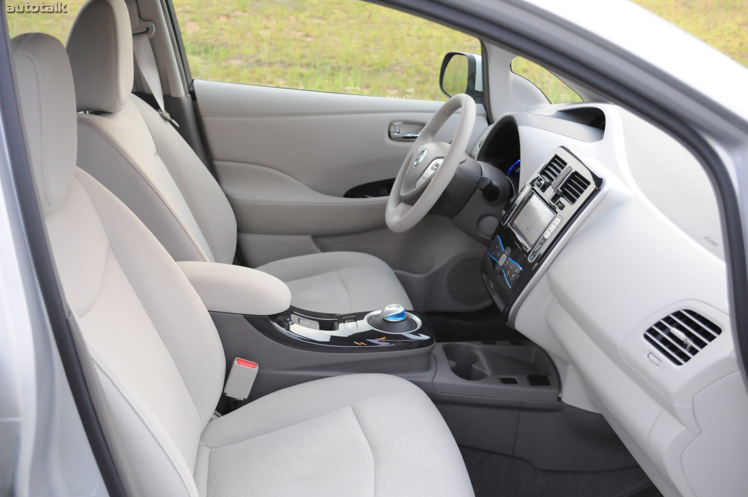 2011 Nissan Leaf Review