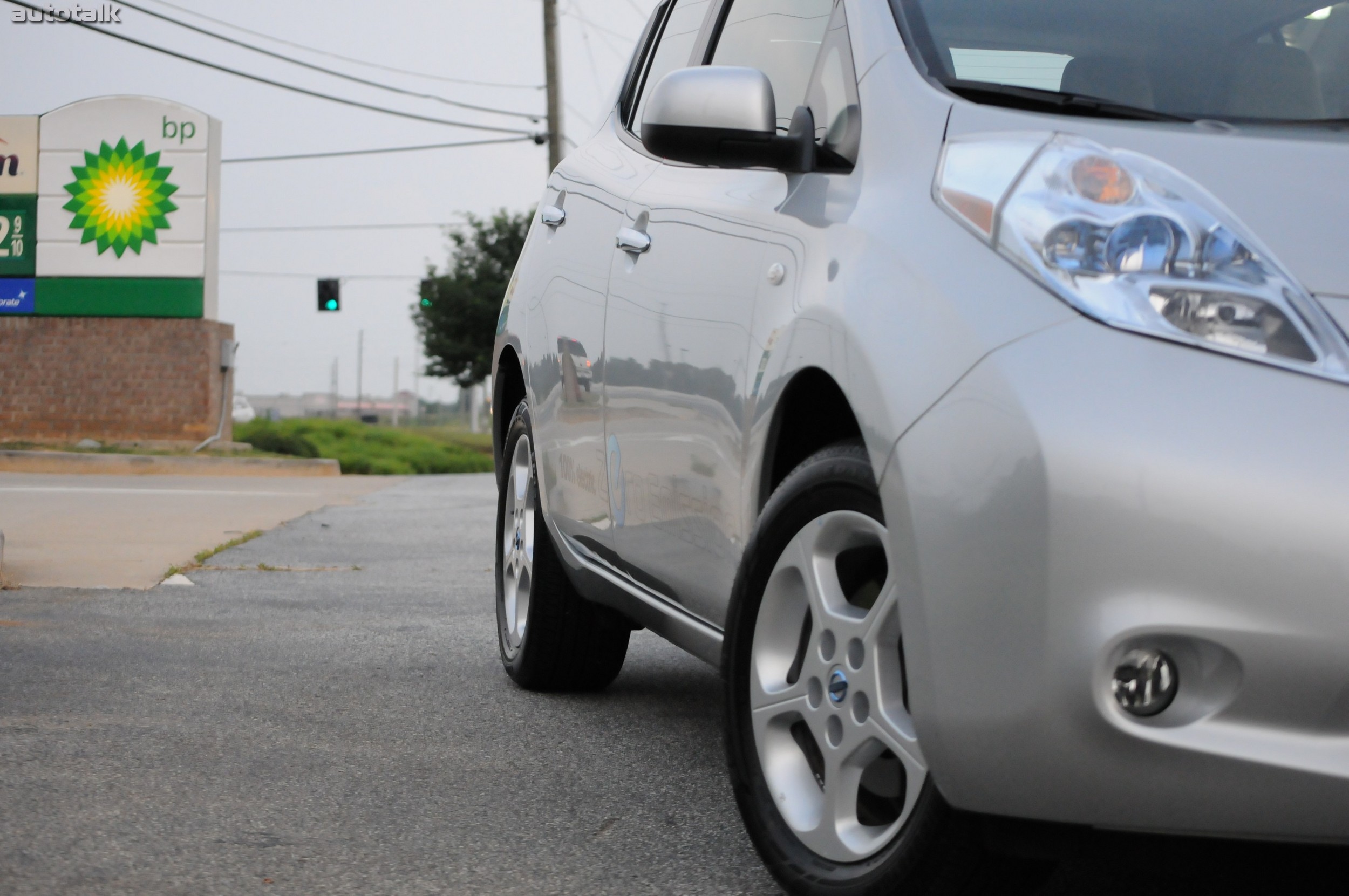 2011 Nissan Leaf Review