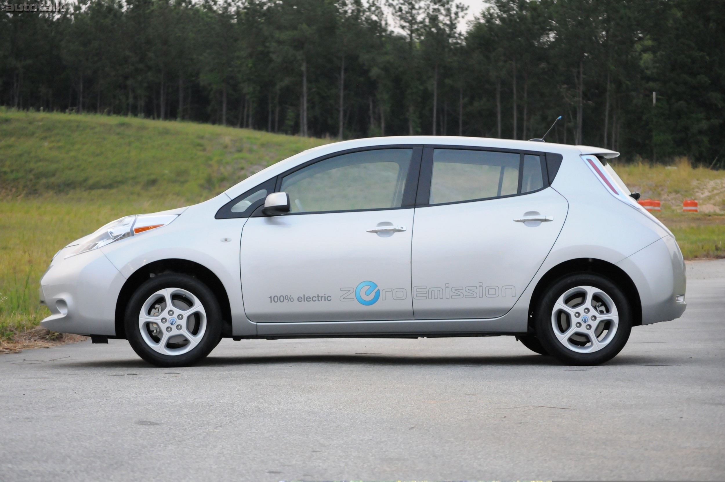 2011 Nissan Leaf Review