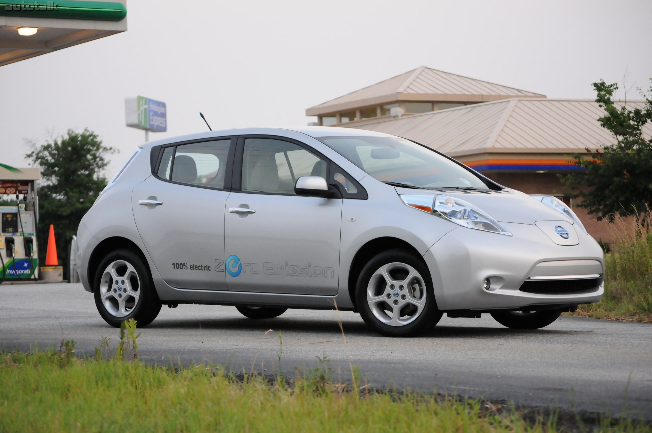 2011 Nissan Leaf Review