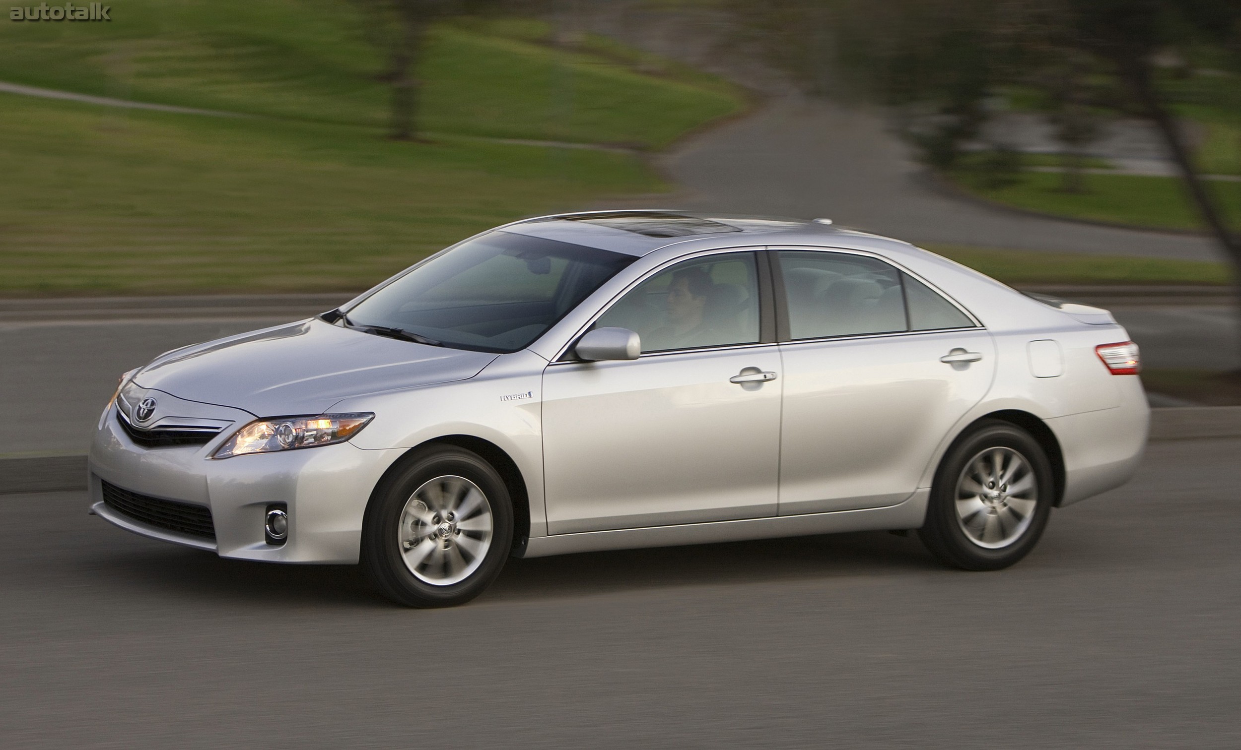 Toyota 2010 года. Toyota Camry 2011. Toyota Camry Hybrid 2011. Toyota Camry 2010 Hybrid. Toyota Camry 2010 2011.