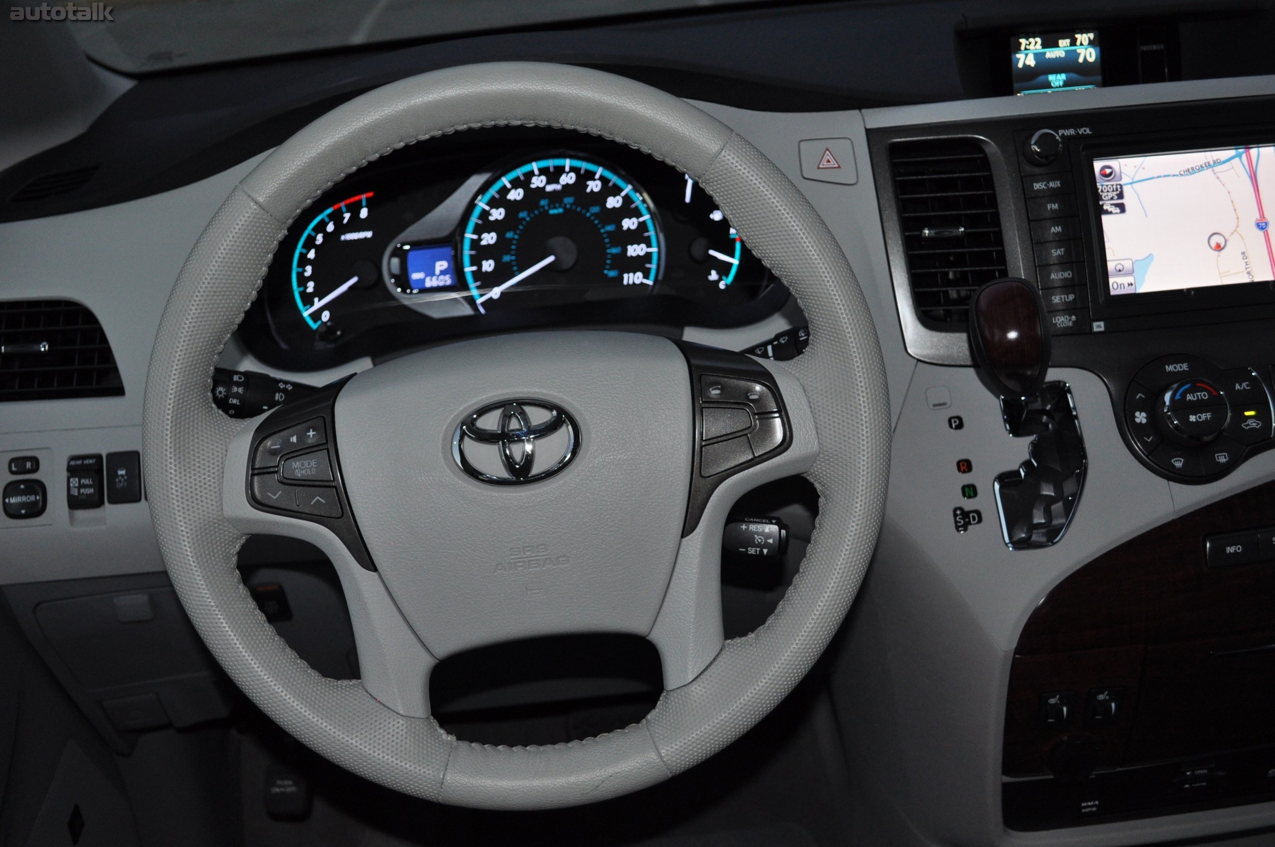 2011 Toyota Sienna Review