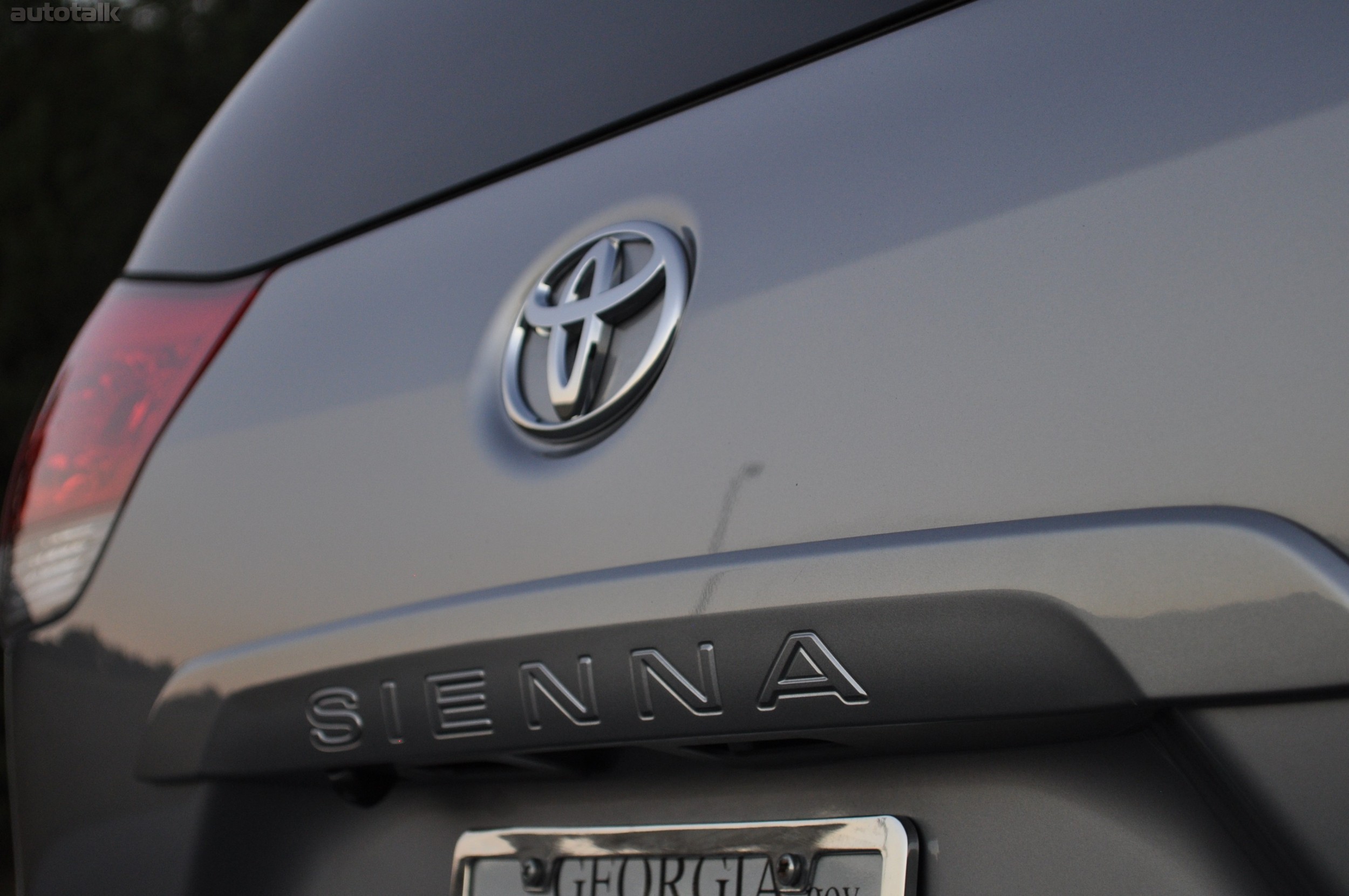 2011 Toyota Sienna Review