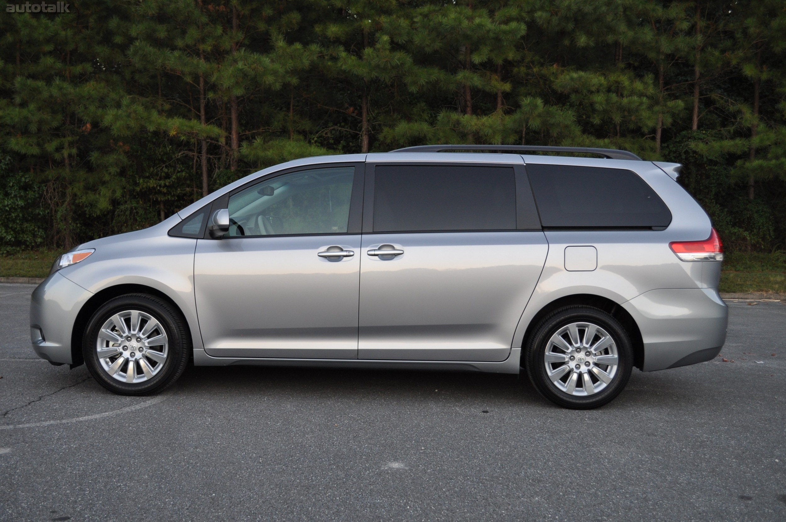 2011 Toyota Sienna Review