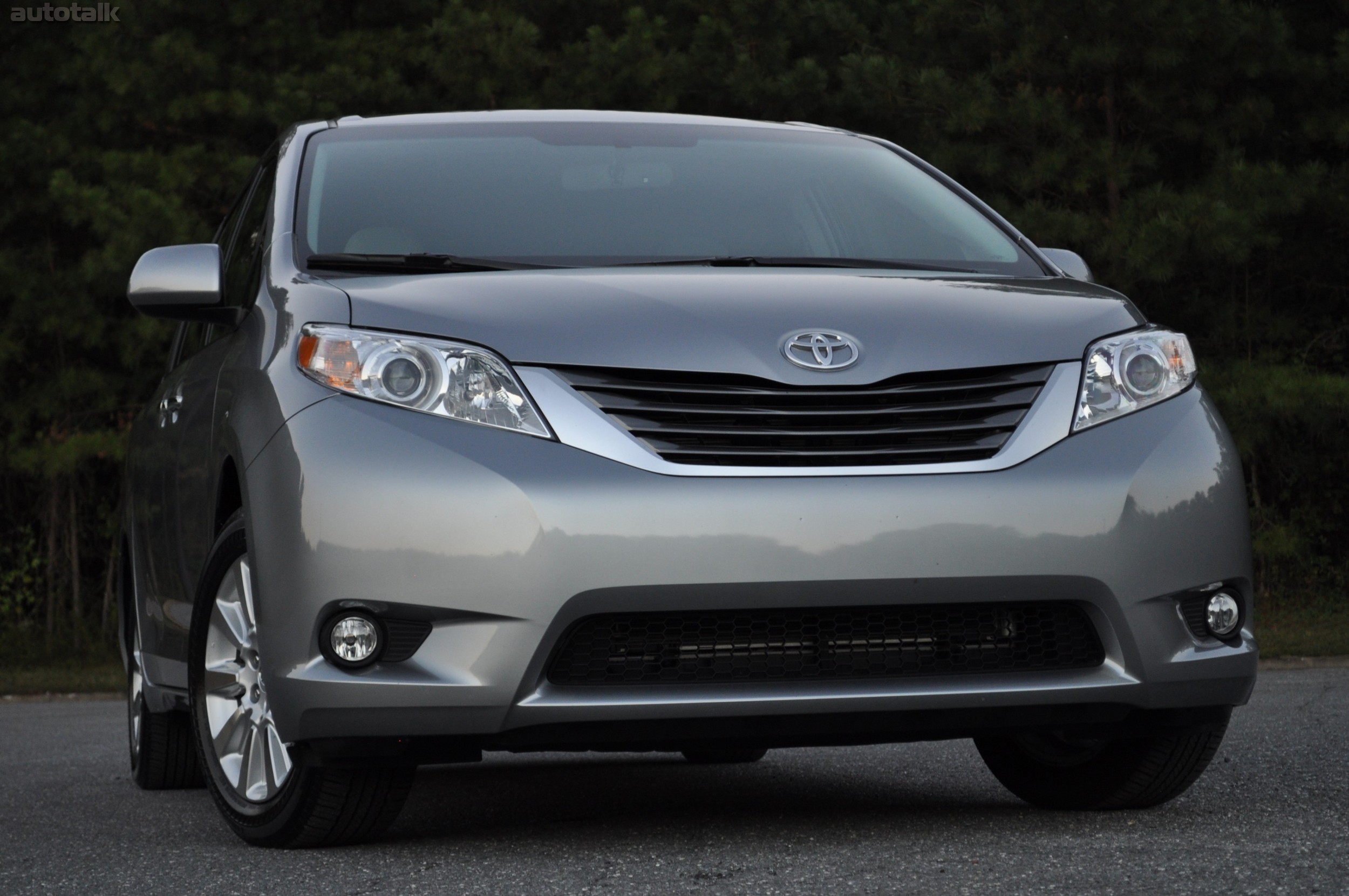 2011 Toyota Sienna Review