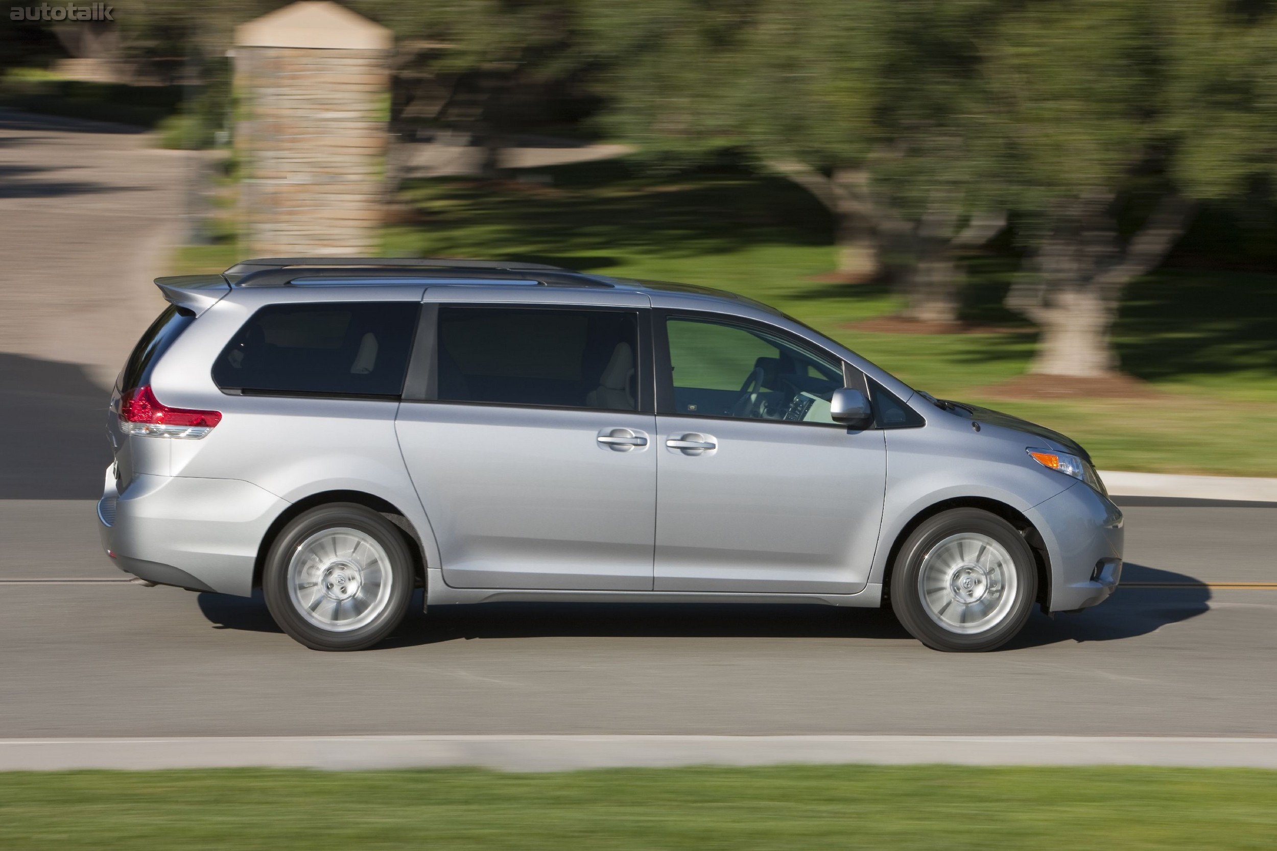 2011 Toyota Sienna XLE