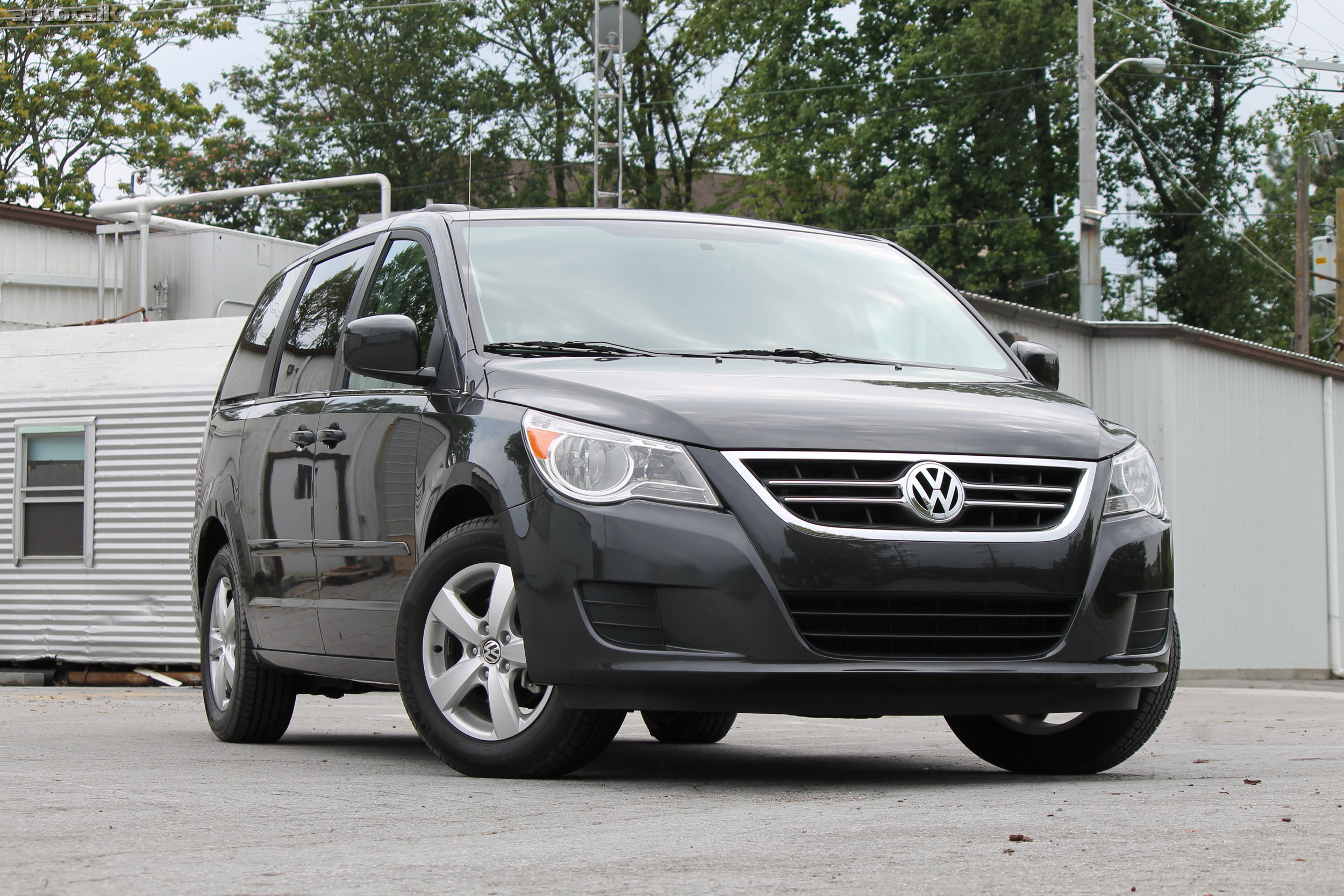 2011 Volkswagen Routan Review