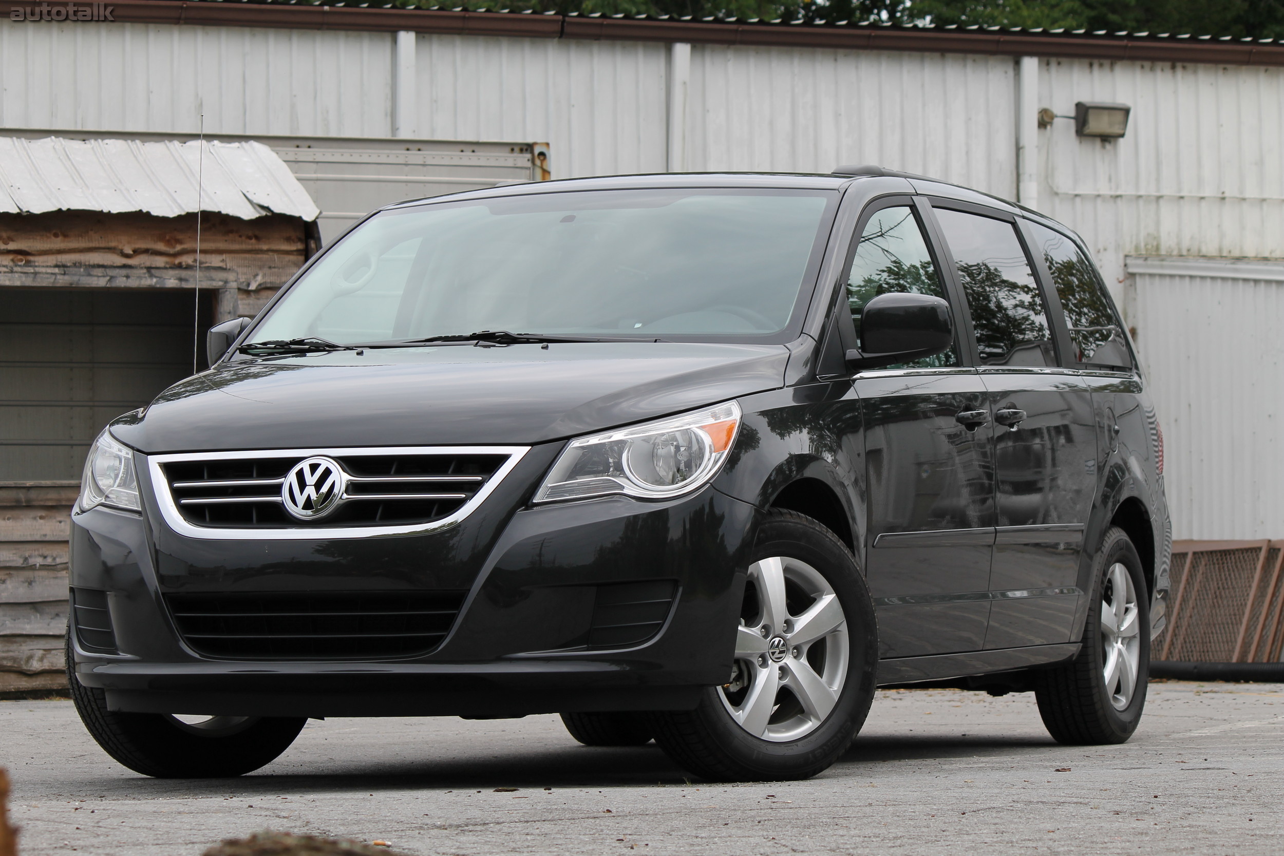 2011 Volkswagen Routan Review