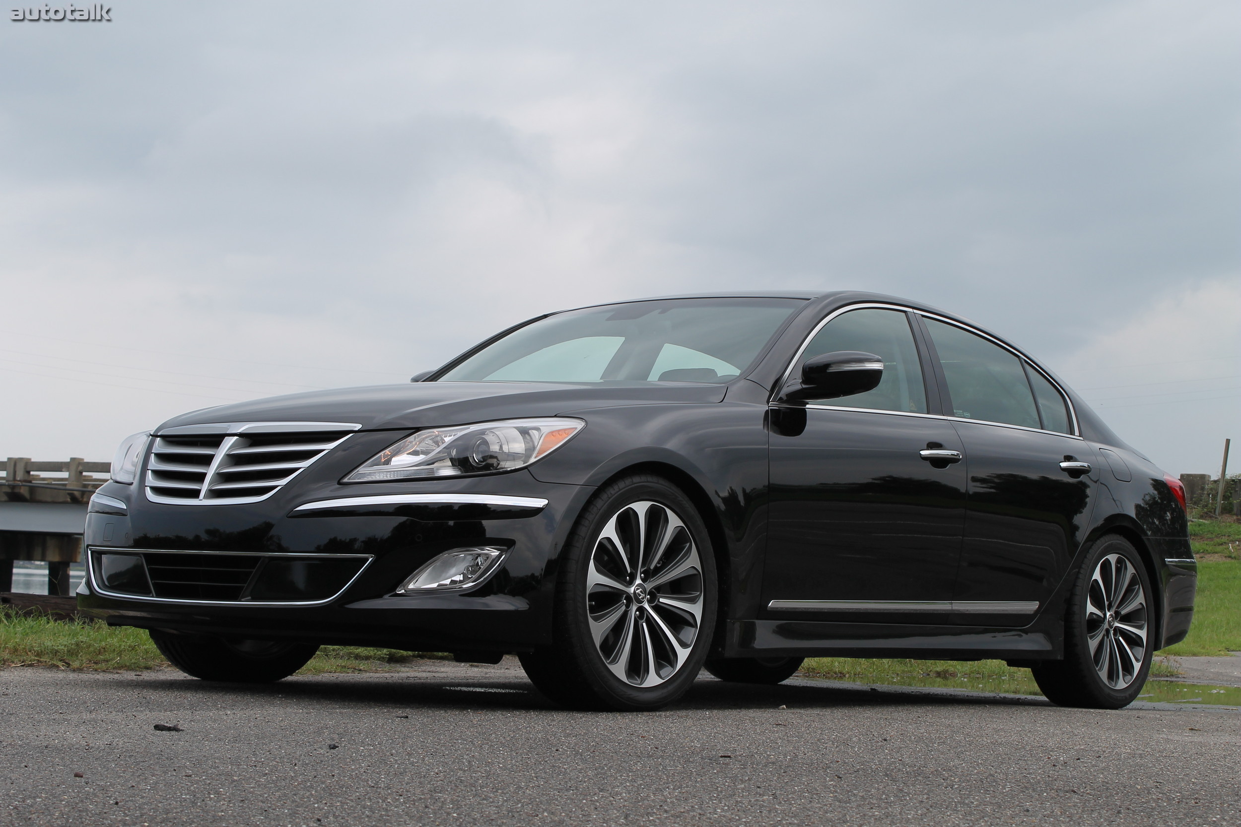 2012 Hyundai Genesis Sedan 5.0 R-Spec First Drive