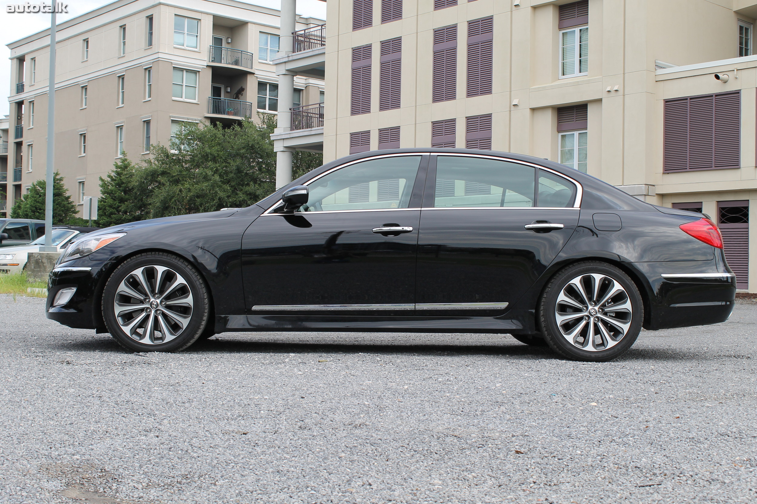 2012 Hyundai Genesis Sedan 5.0 R-Spec First Drive