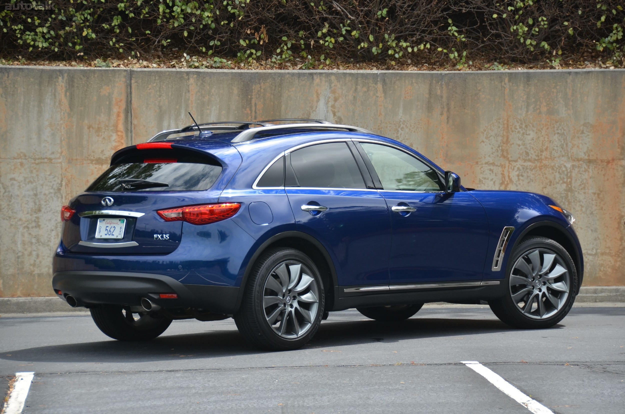 2012 Infiniti FX35 Review