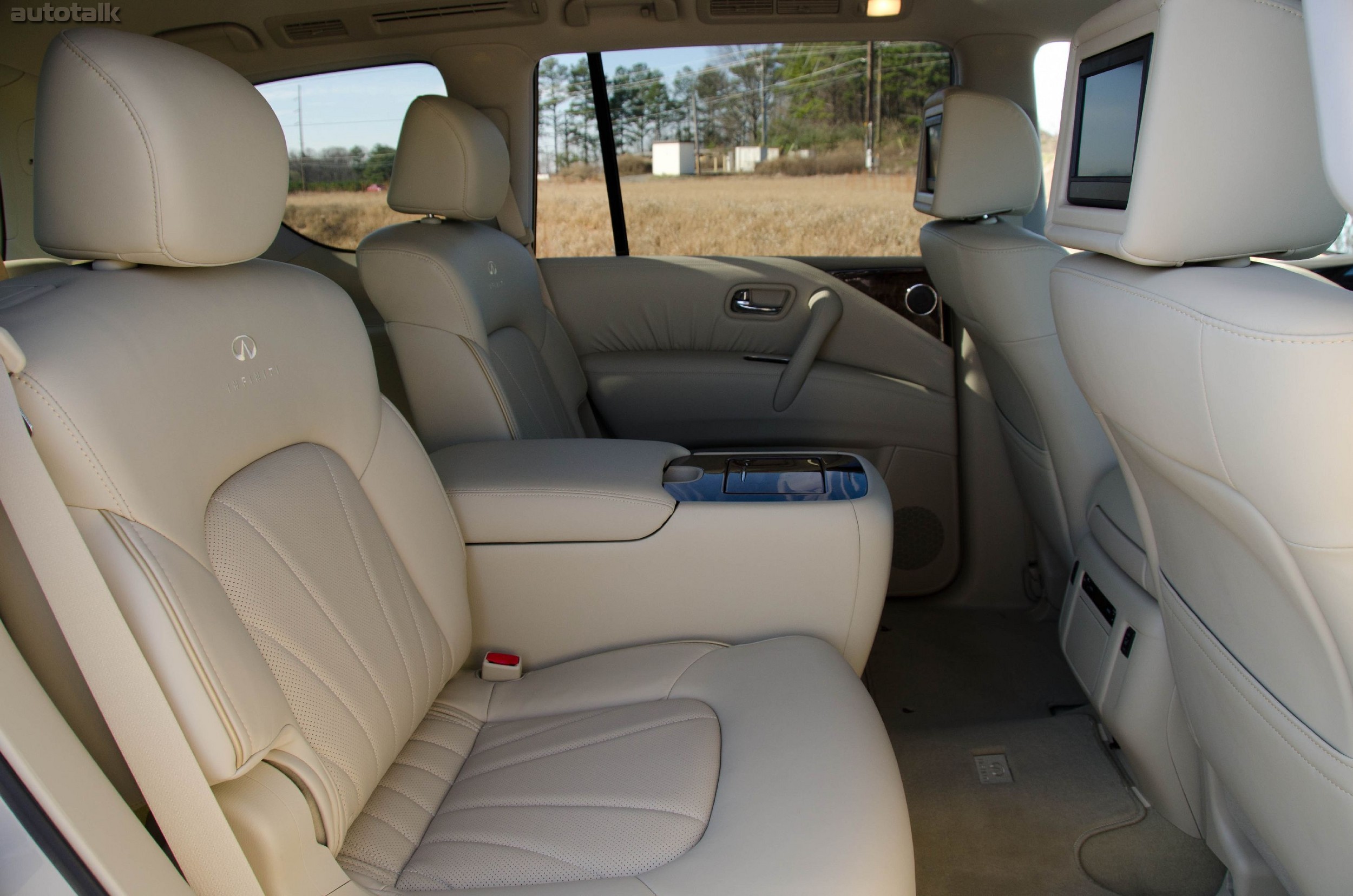 2012 Infiniti QX Review