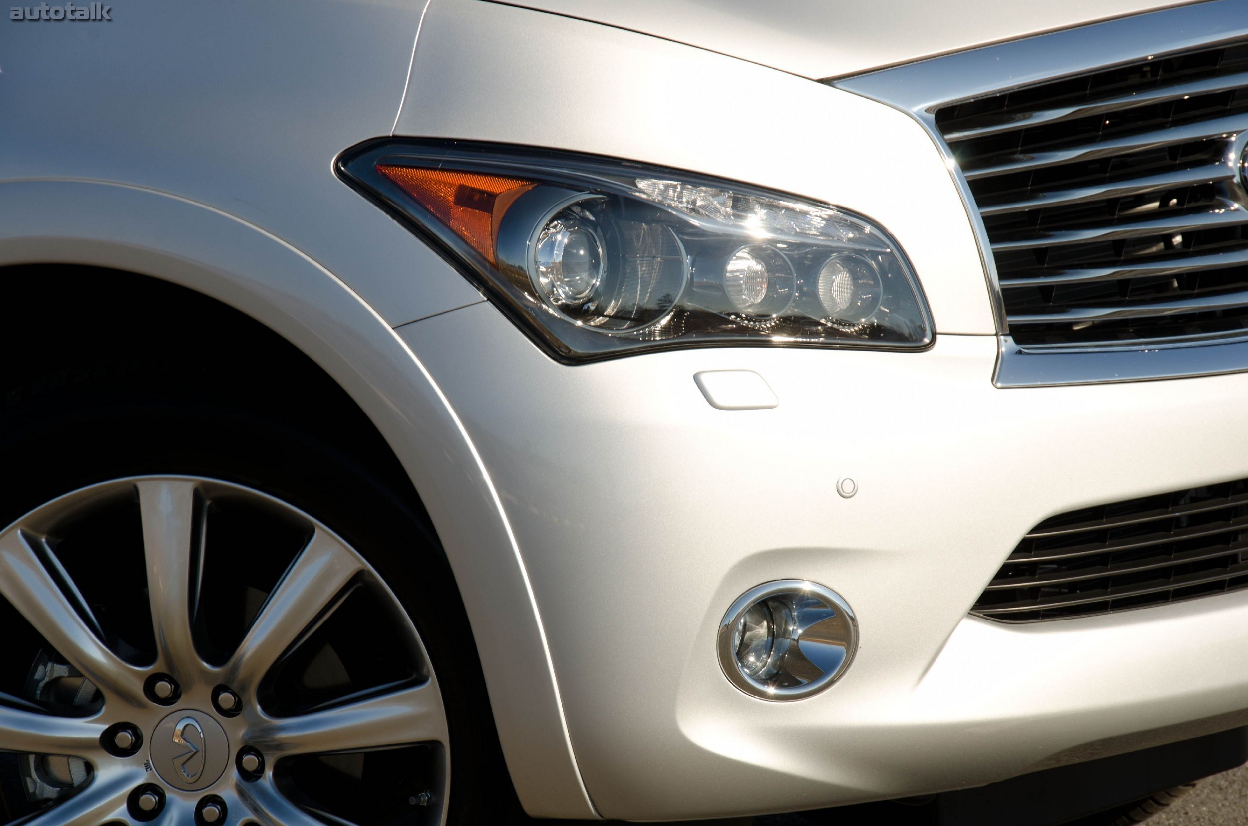 2012 Infiniti QX Review