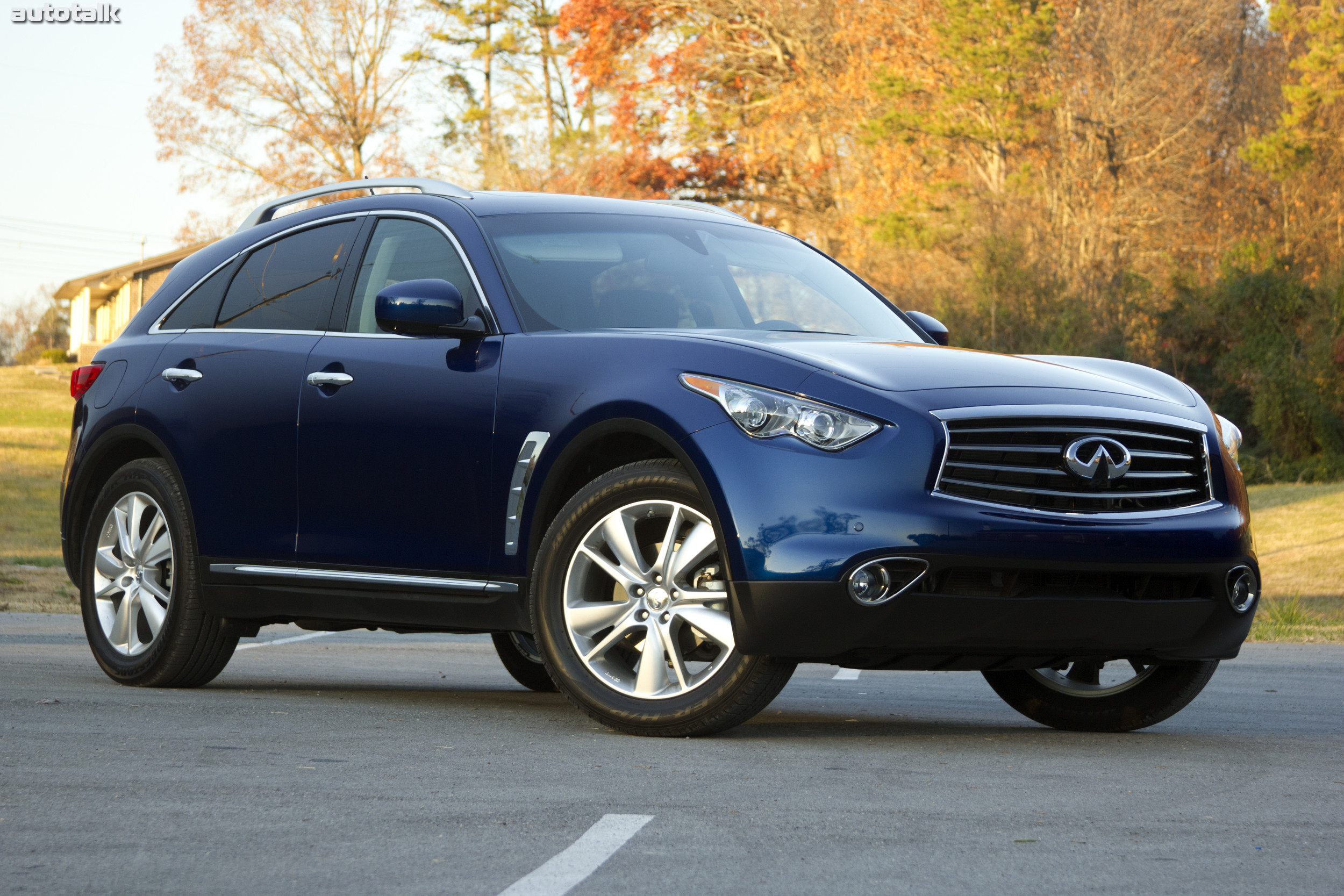 2013 Infiniti FX37 Review