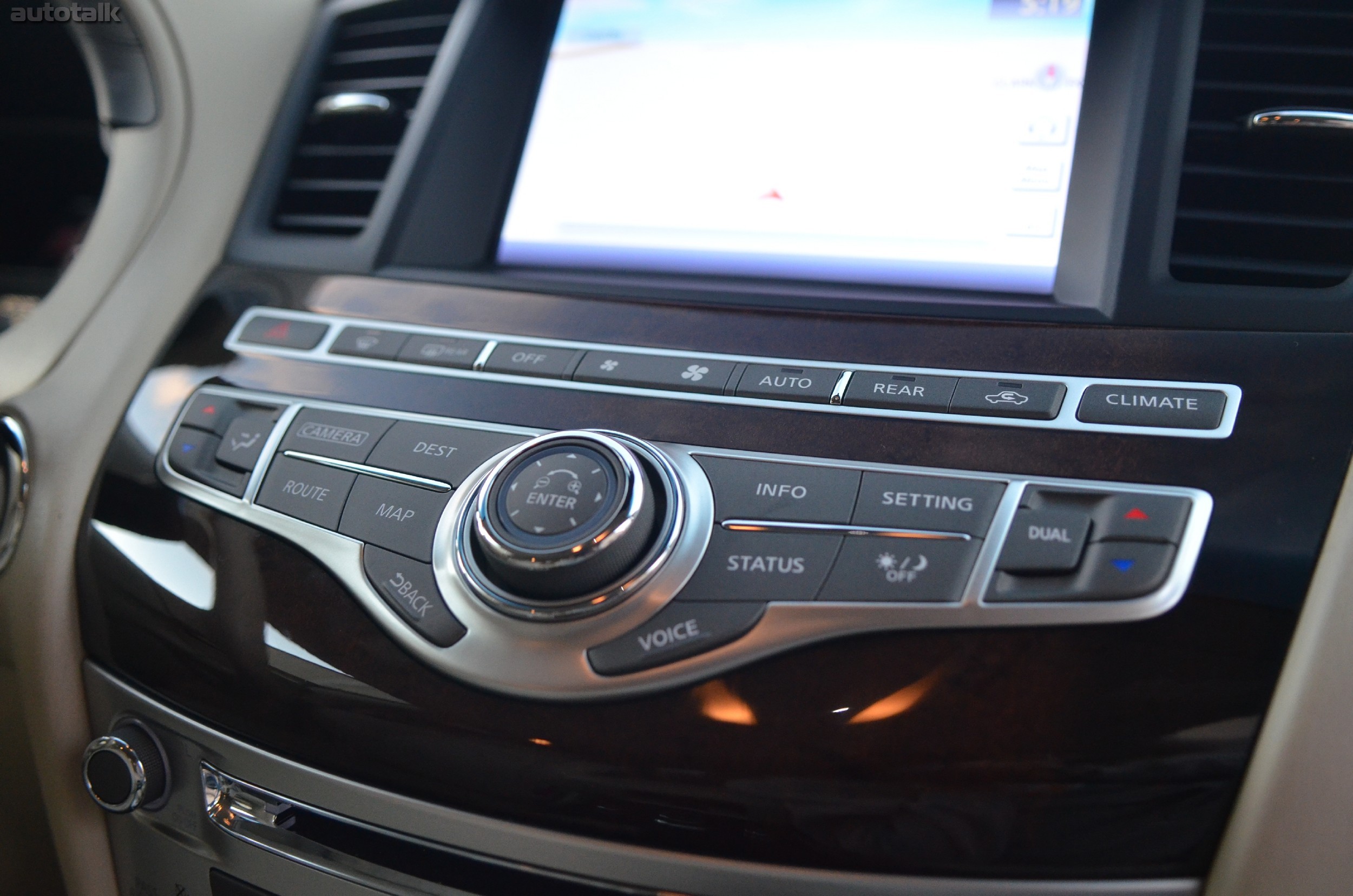 2013 Infiniti JX Review