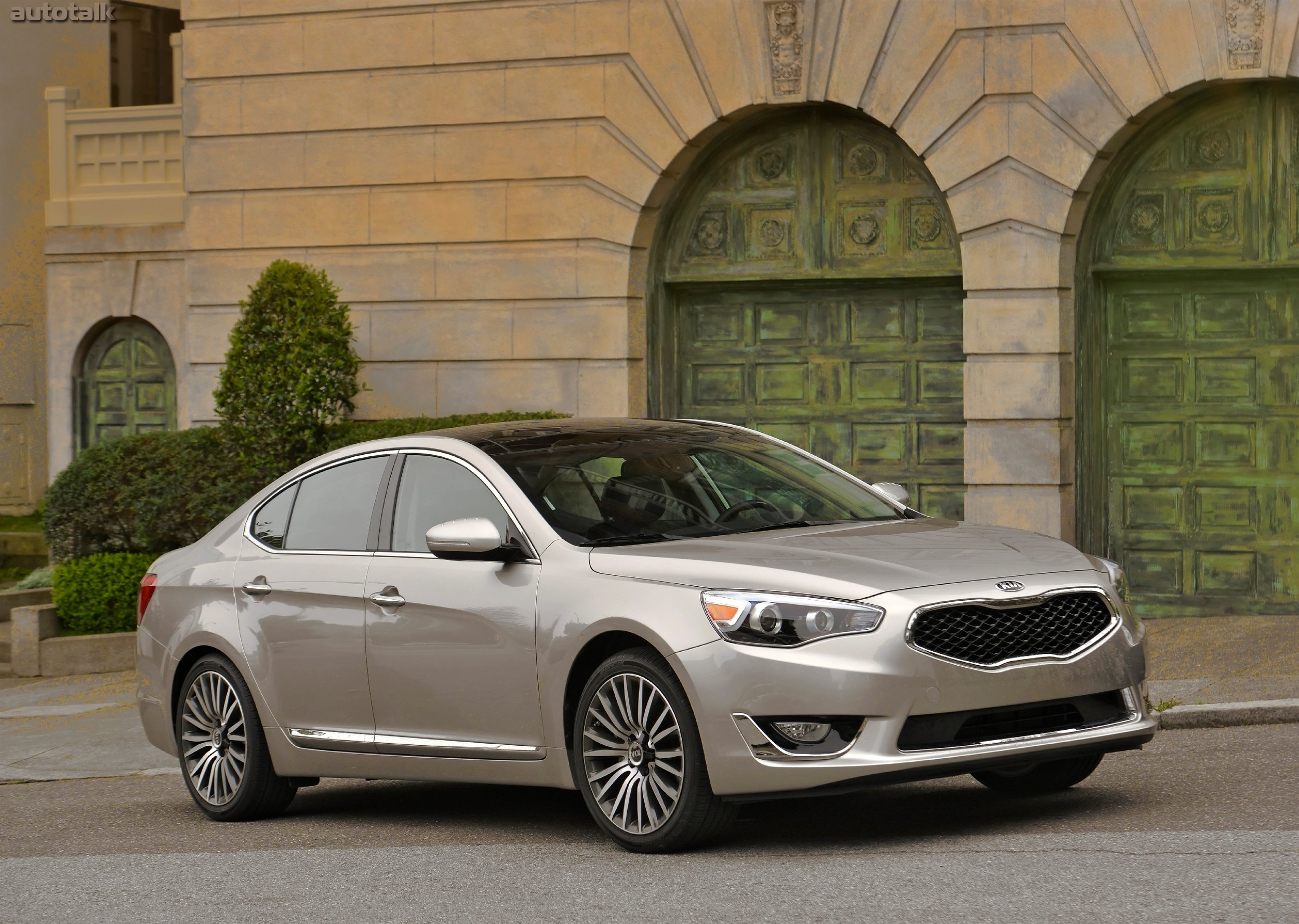 2013 Kia Cadena