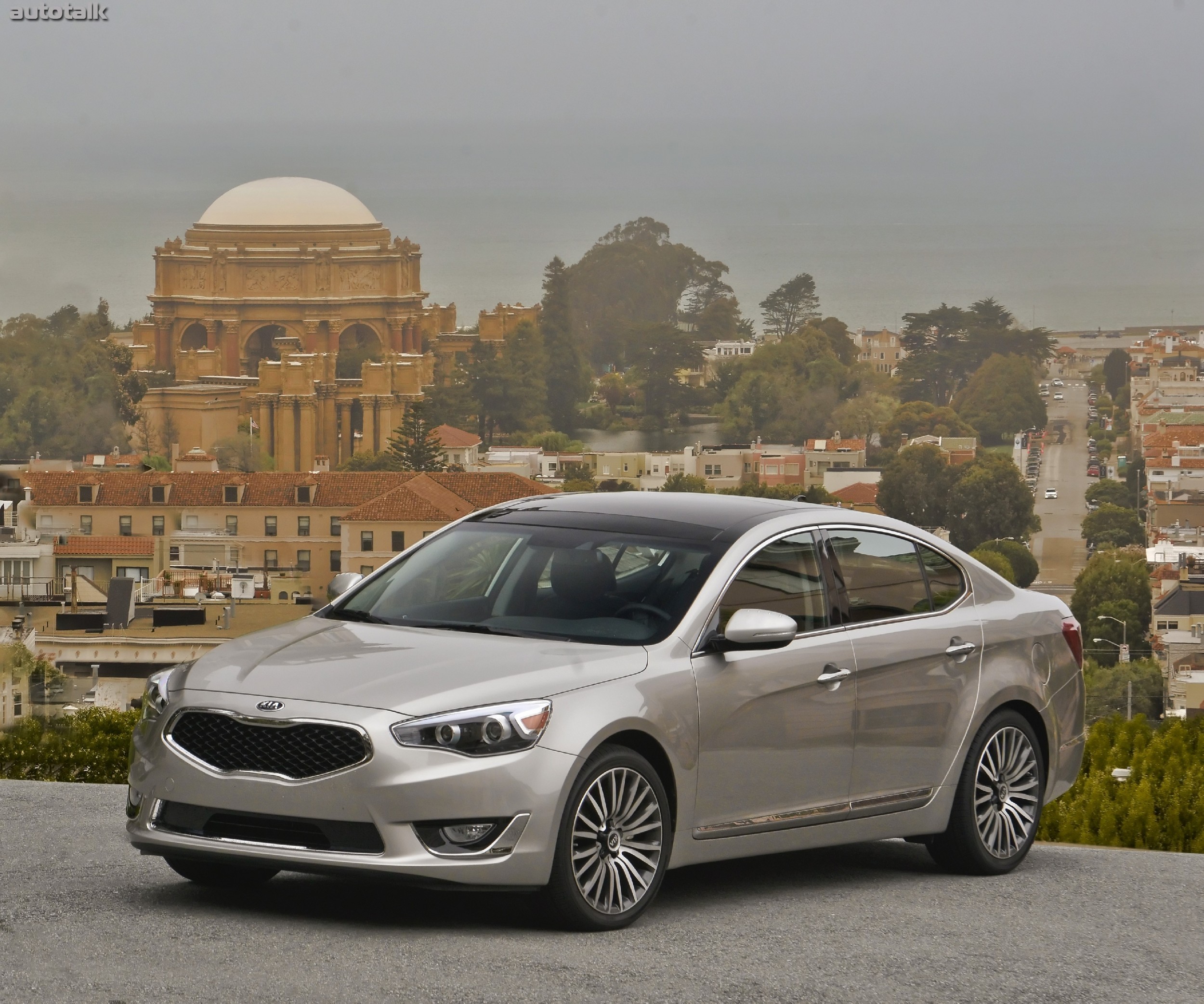 2013 Kia Cadena