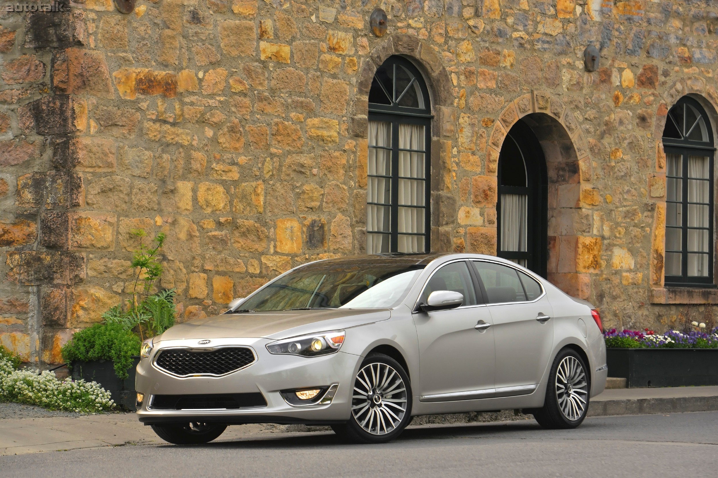 2013 Kia Cadena