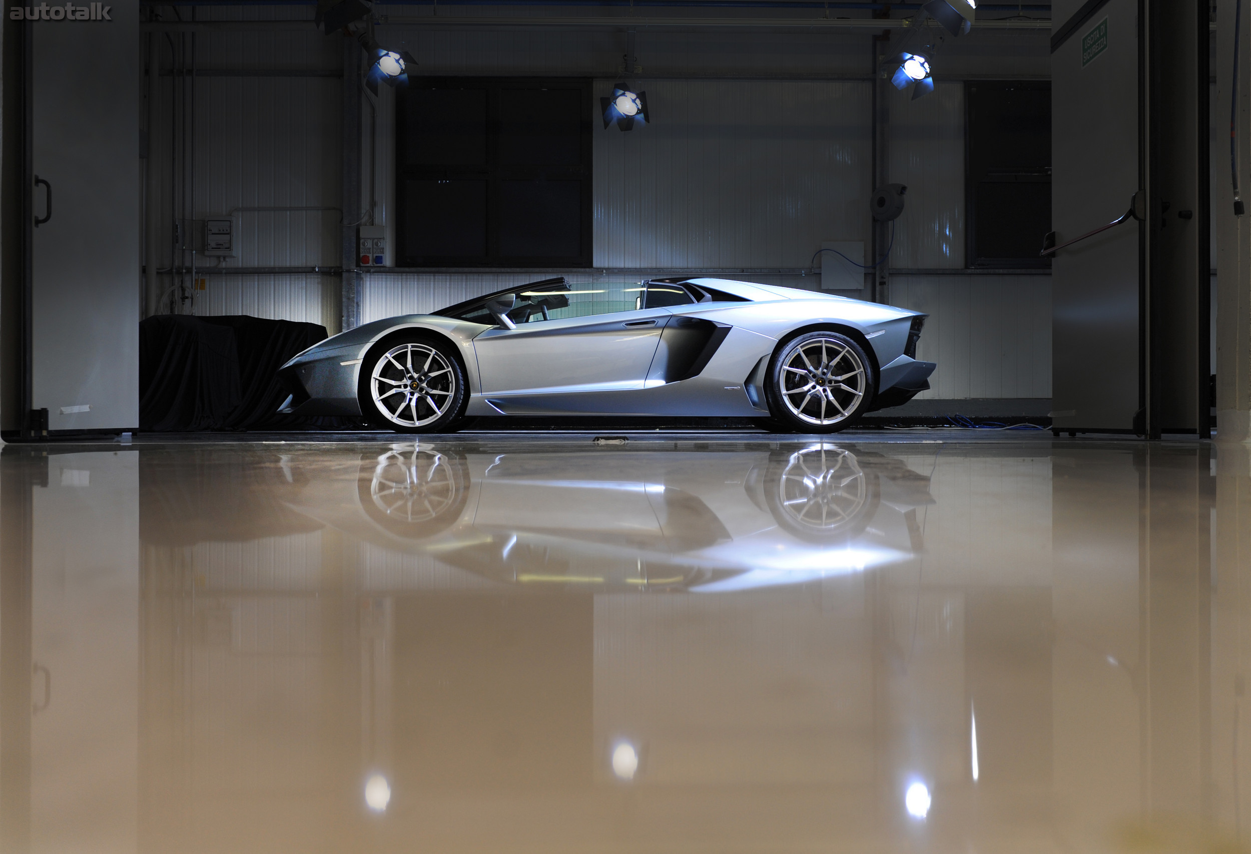 2013 Lamborghini Aventador Roadster