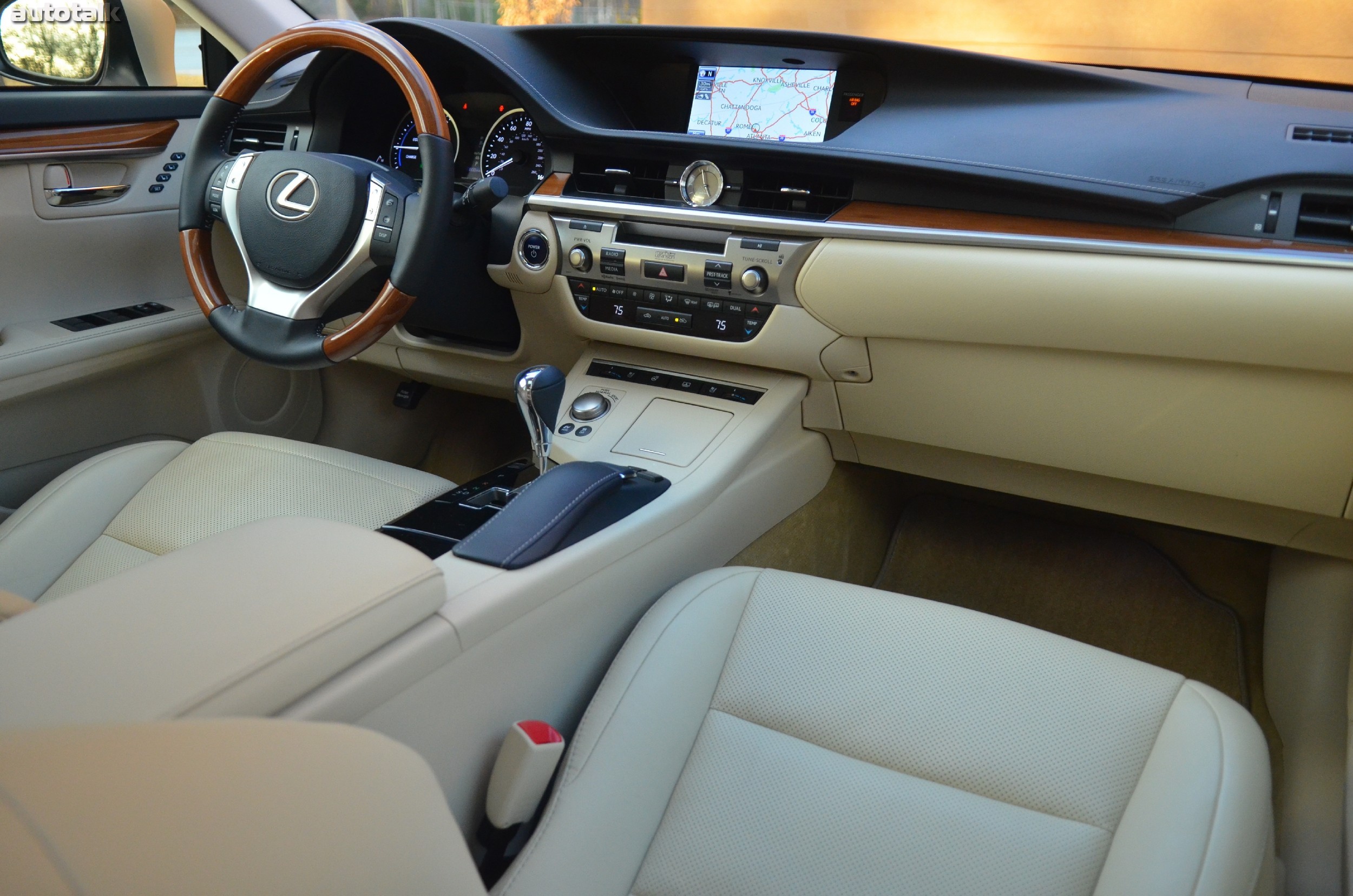 2013 Lexus ES Hybrid Review