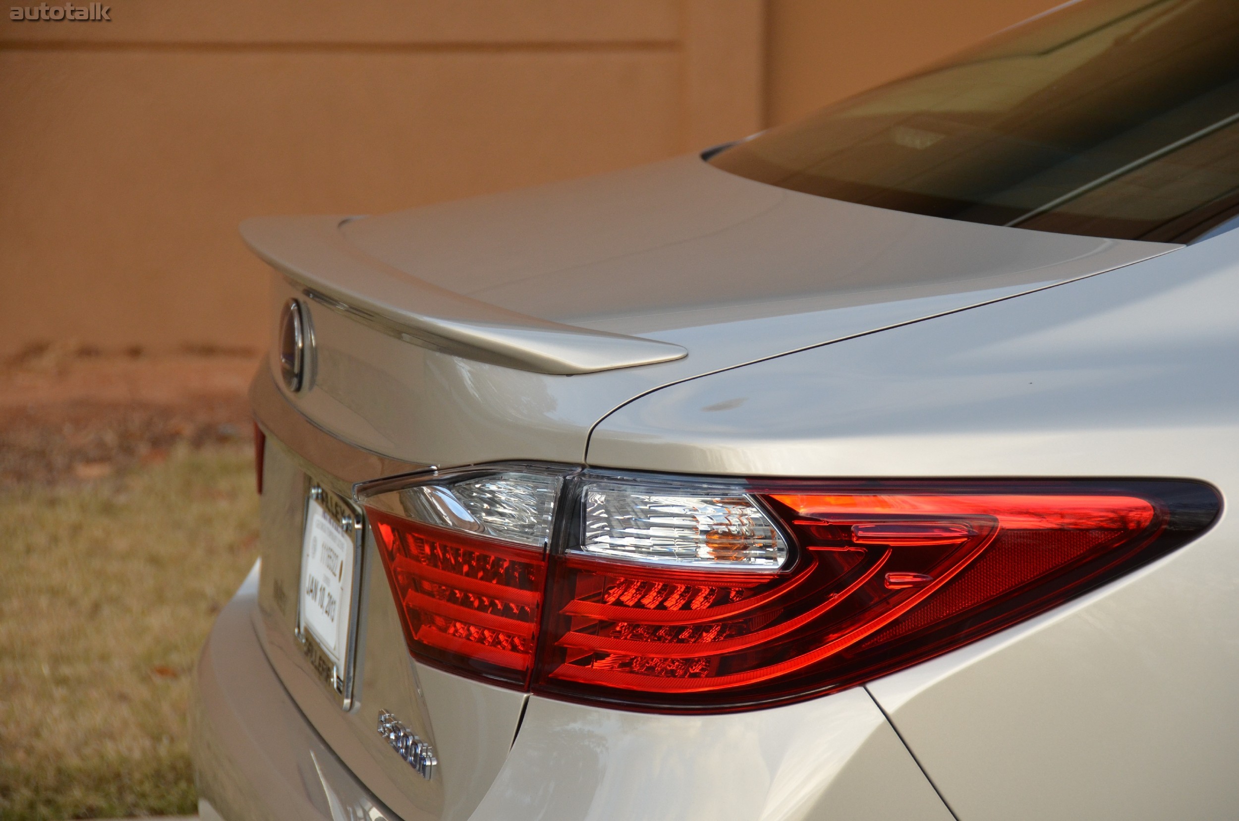 2013 Lexus ES Hybrid Review