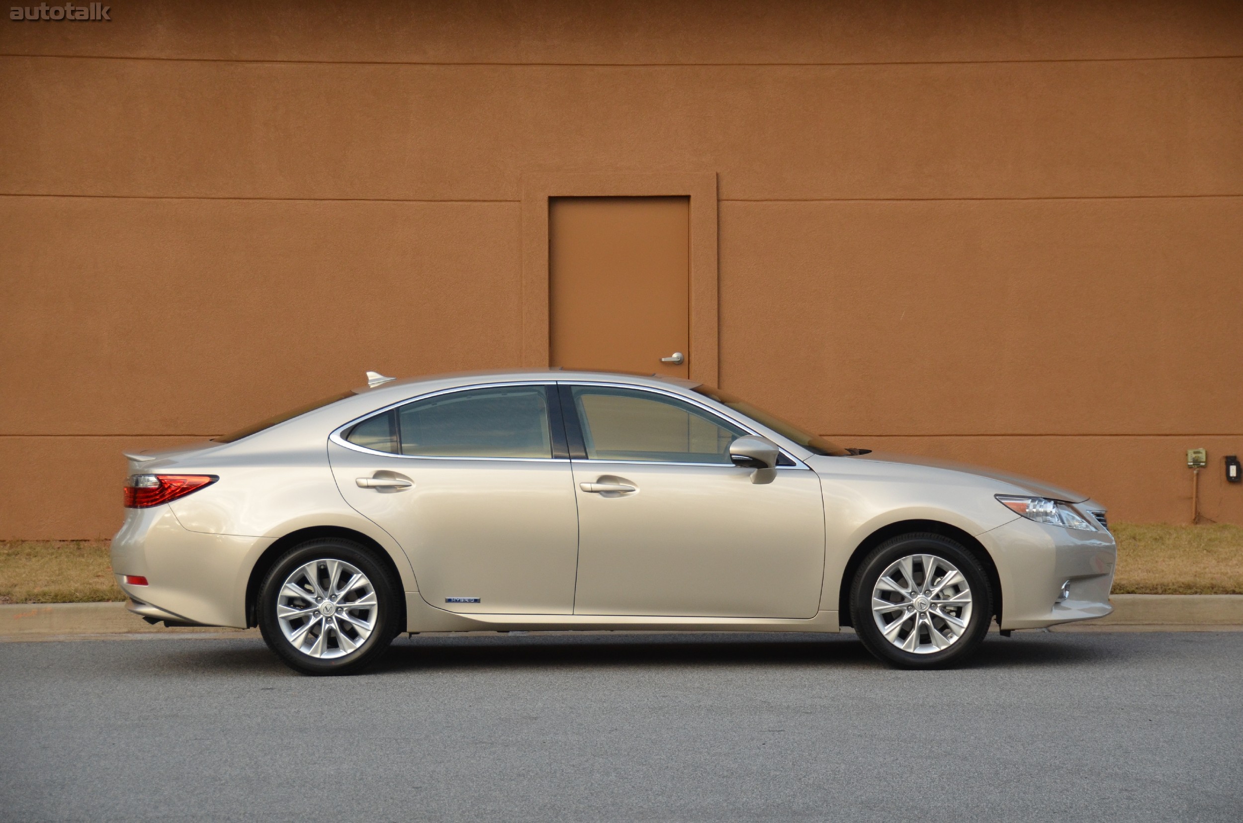 2013 Lexus ES Hybrid Review