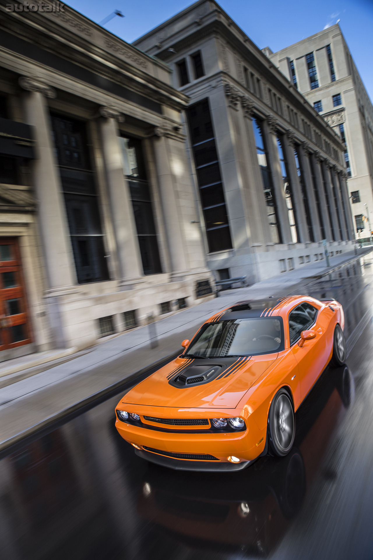 2014 Dodge Challenger RT Shaker