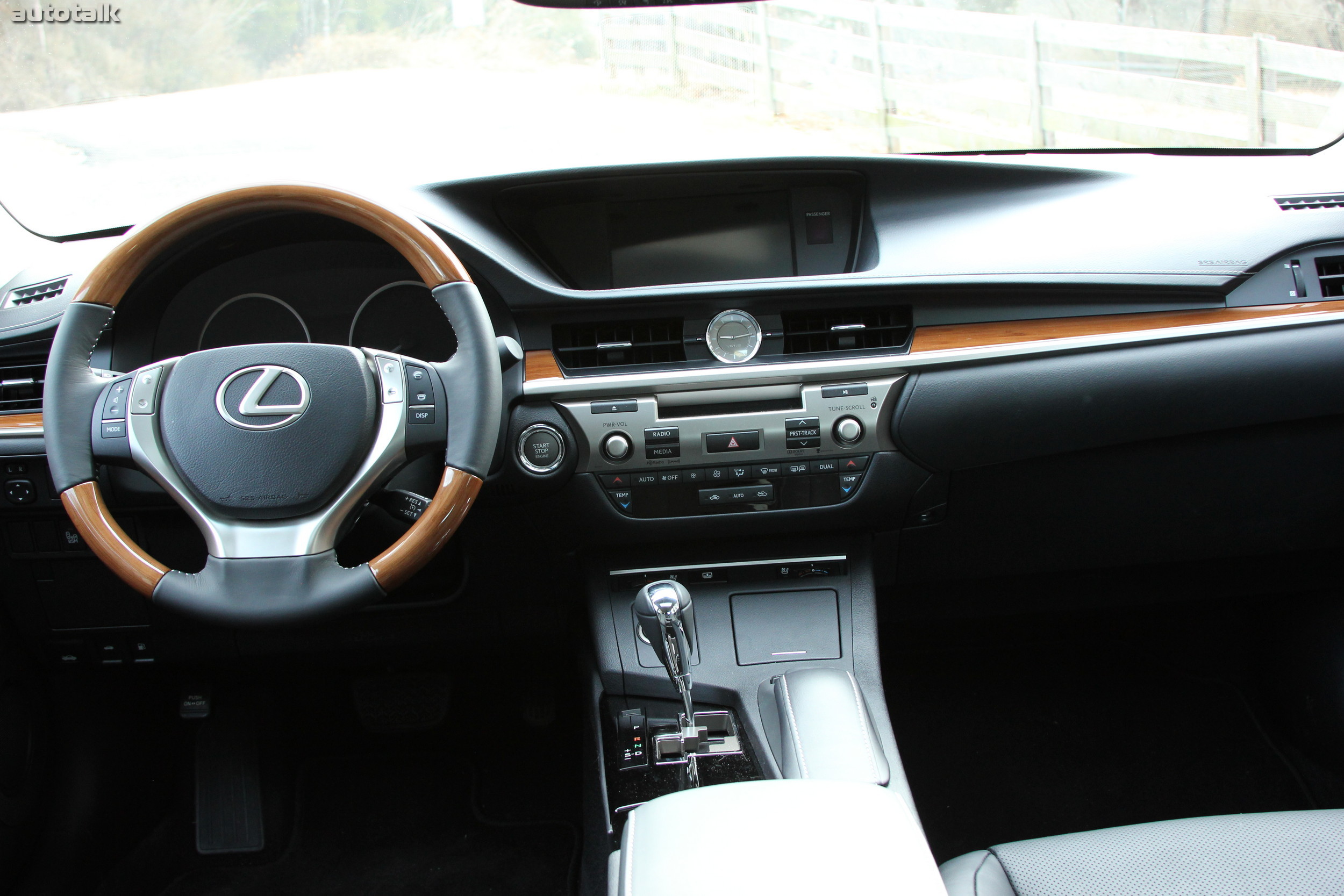 2014 Lexus ES 350 Review