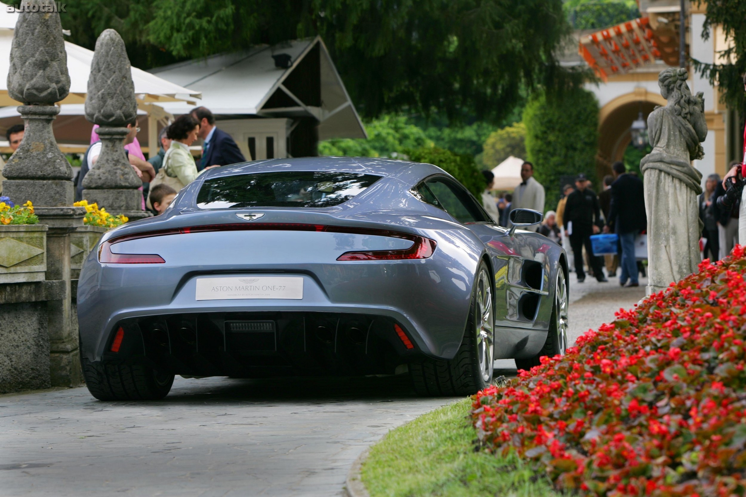 Aston Martin One 77 Concept