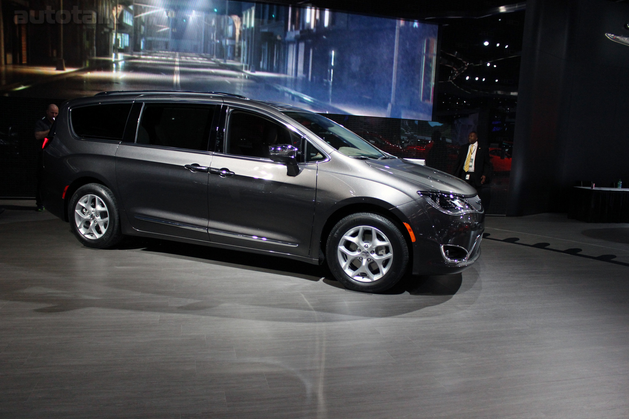 Chrysler at 2016 NAIAS