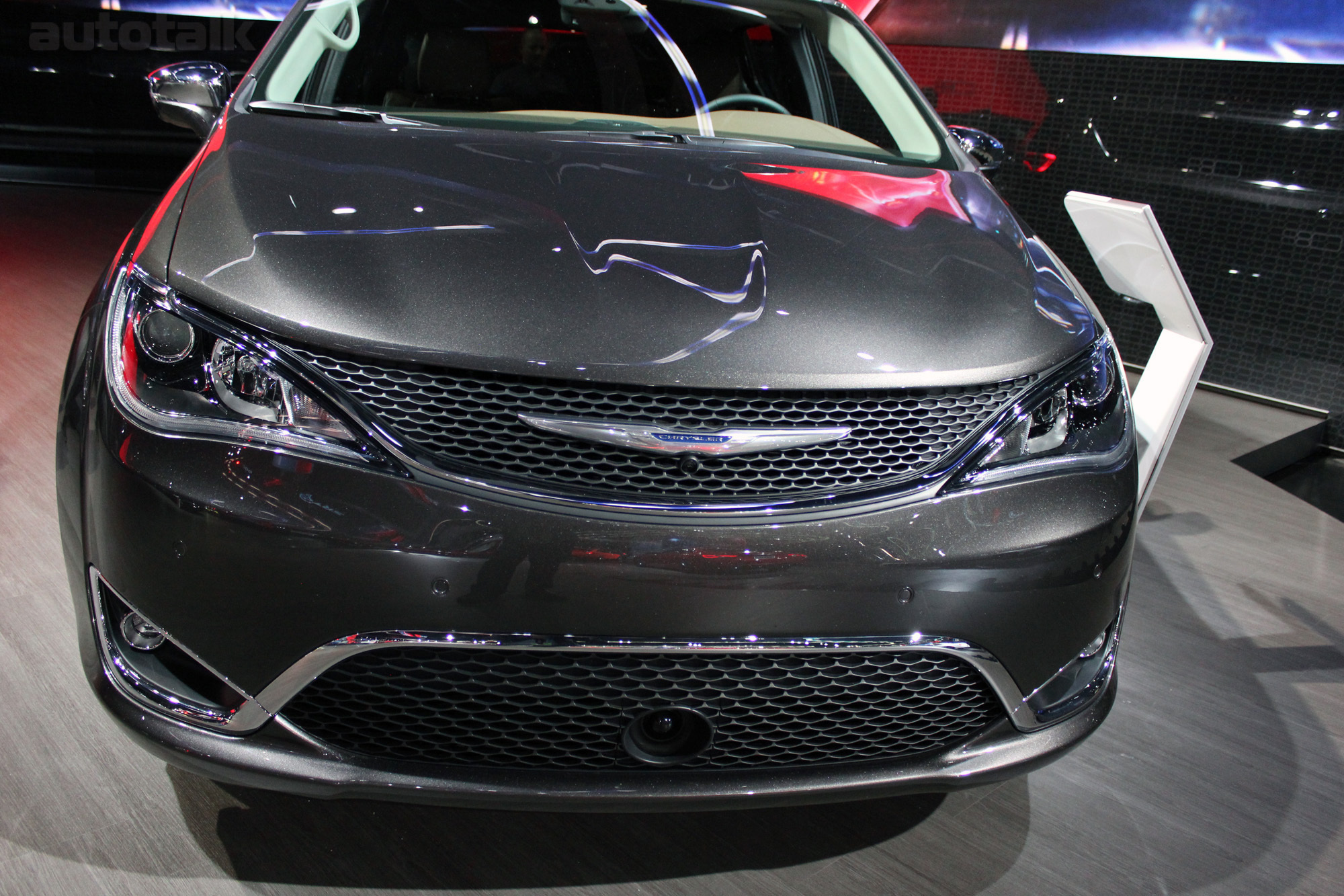 Chrysler at 2016 NAIAS