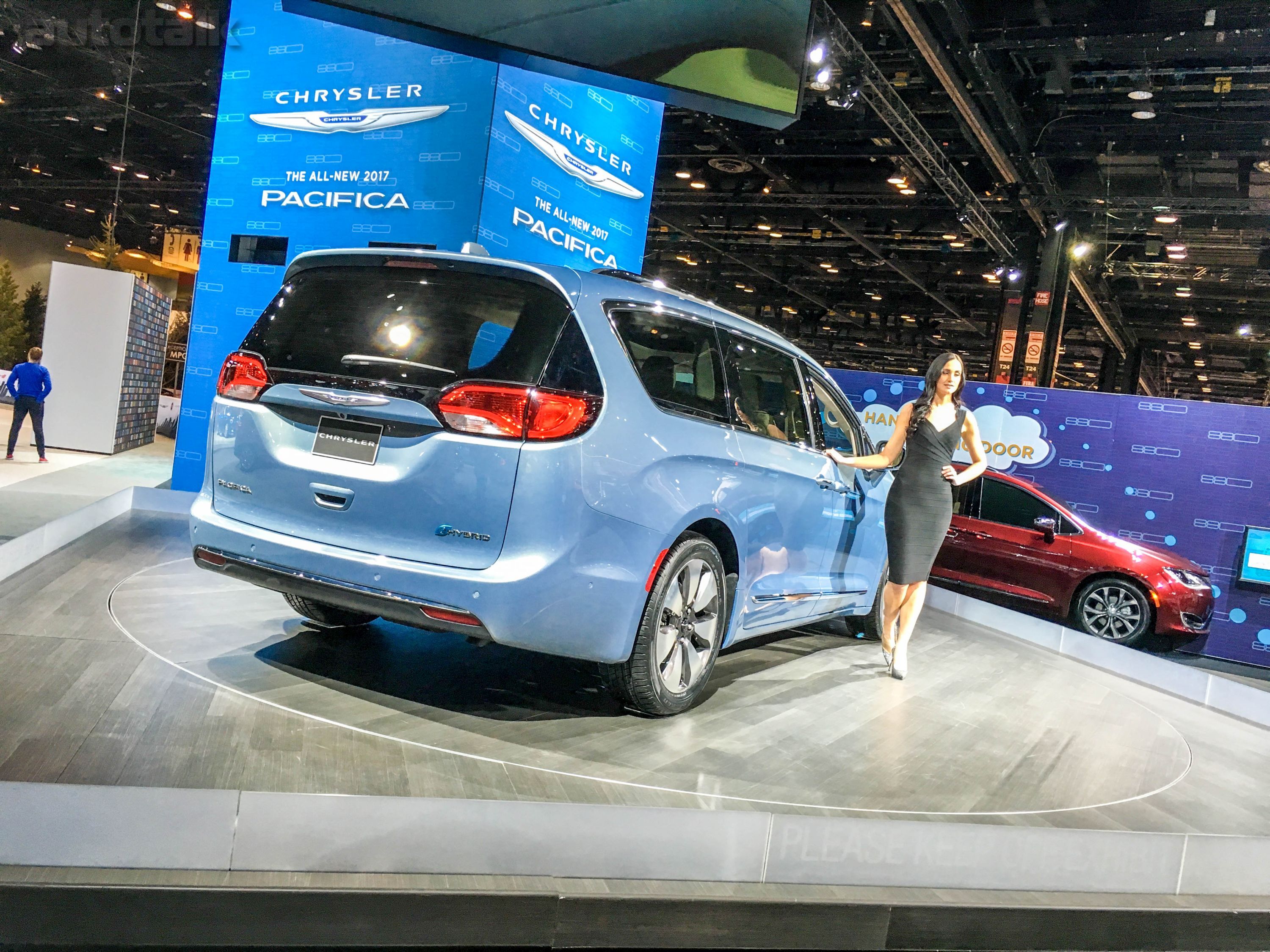 Chrysler Pacifica at 2016 Chicago Auto Show