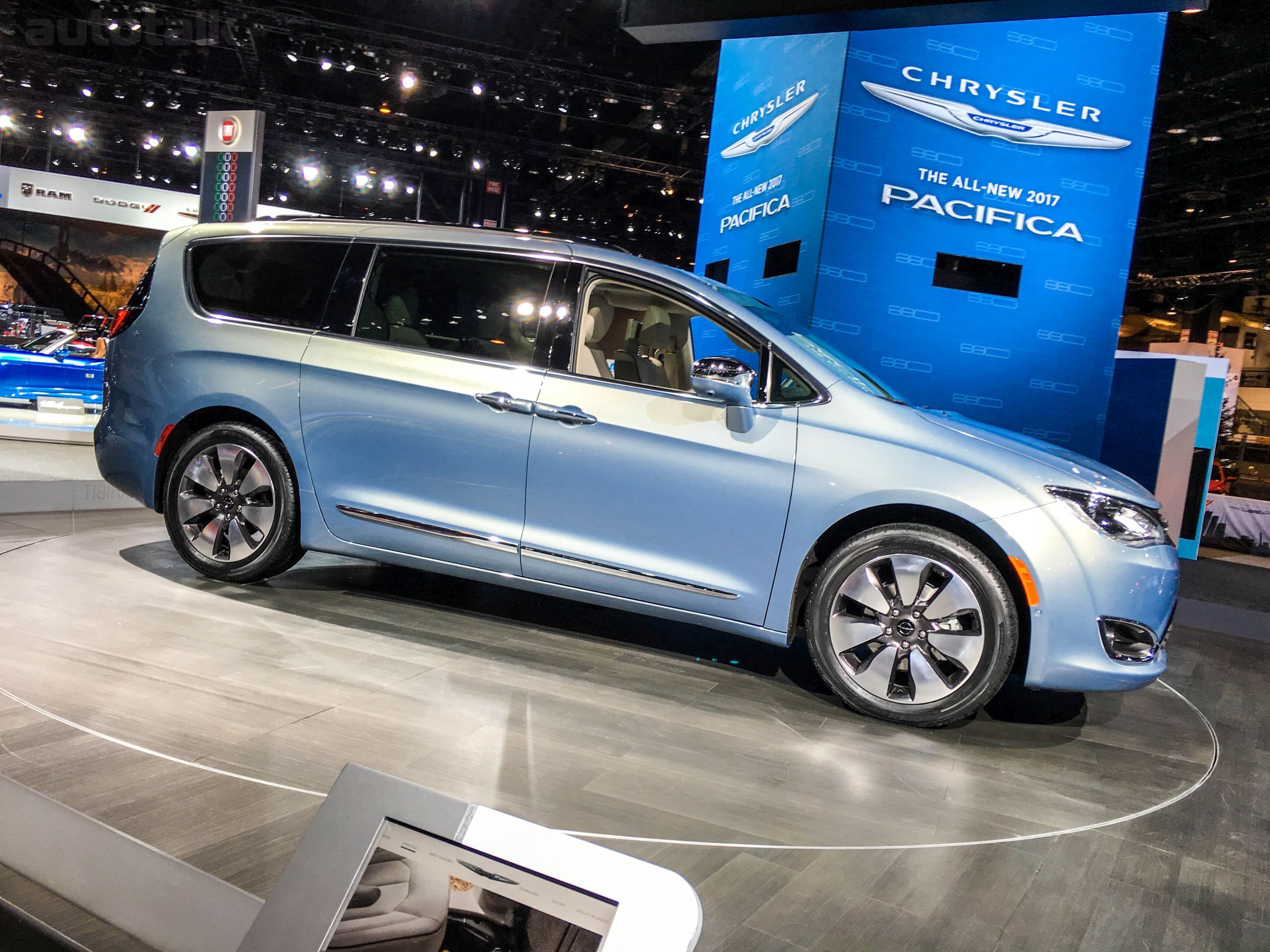 Chrysler Pacifica at 2016 Chicago Auto Show