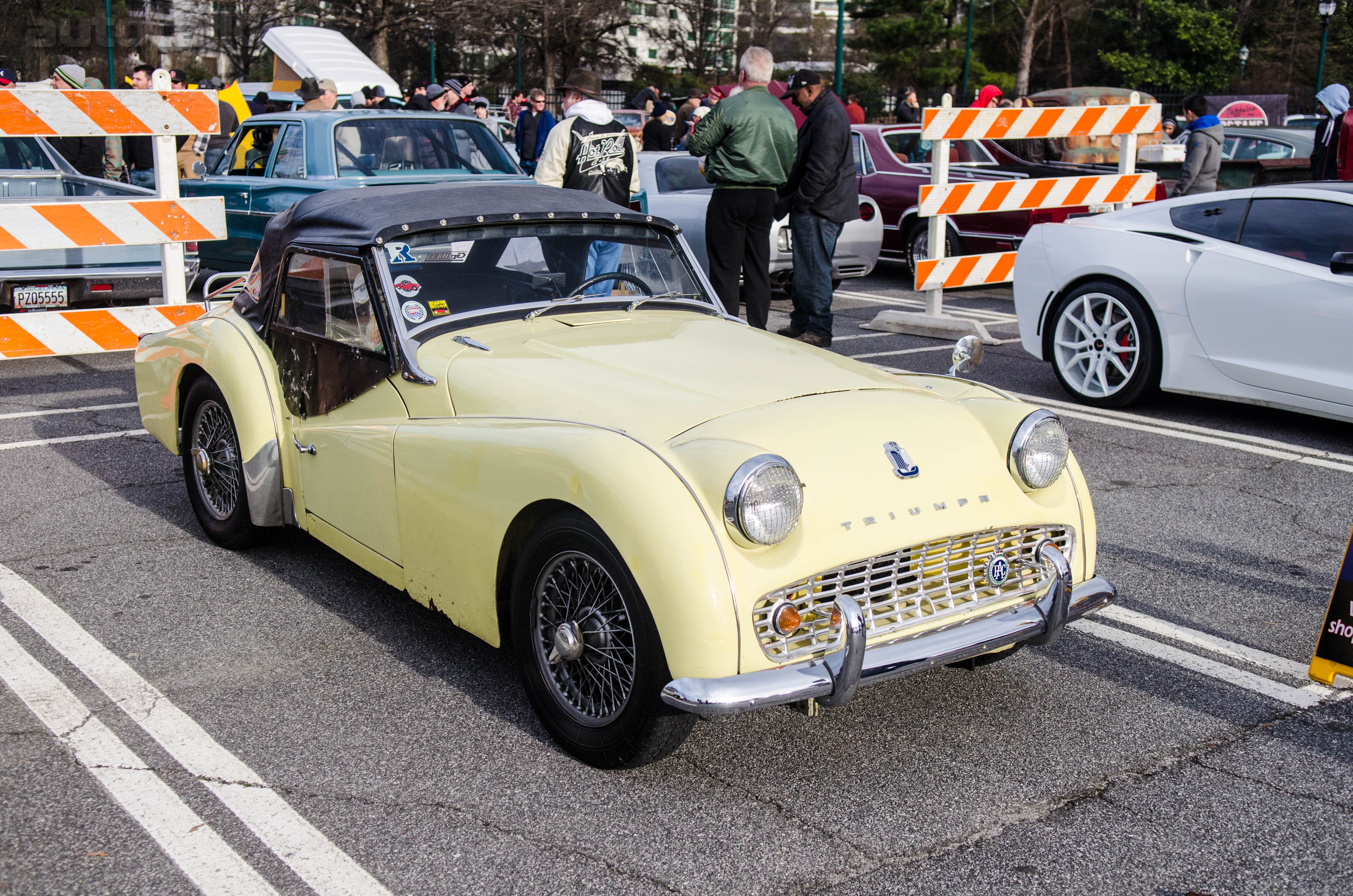 Classic Cars at Caffeine & Octane