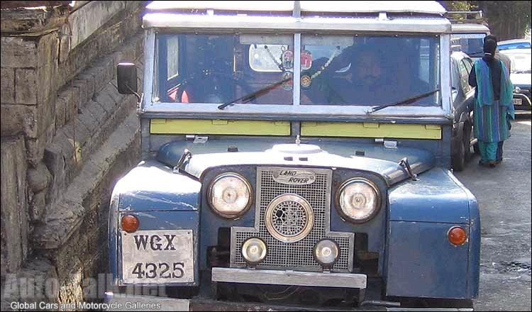 Darjeeling's Land Rovers