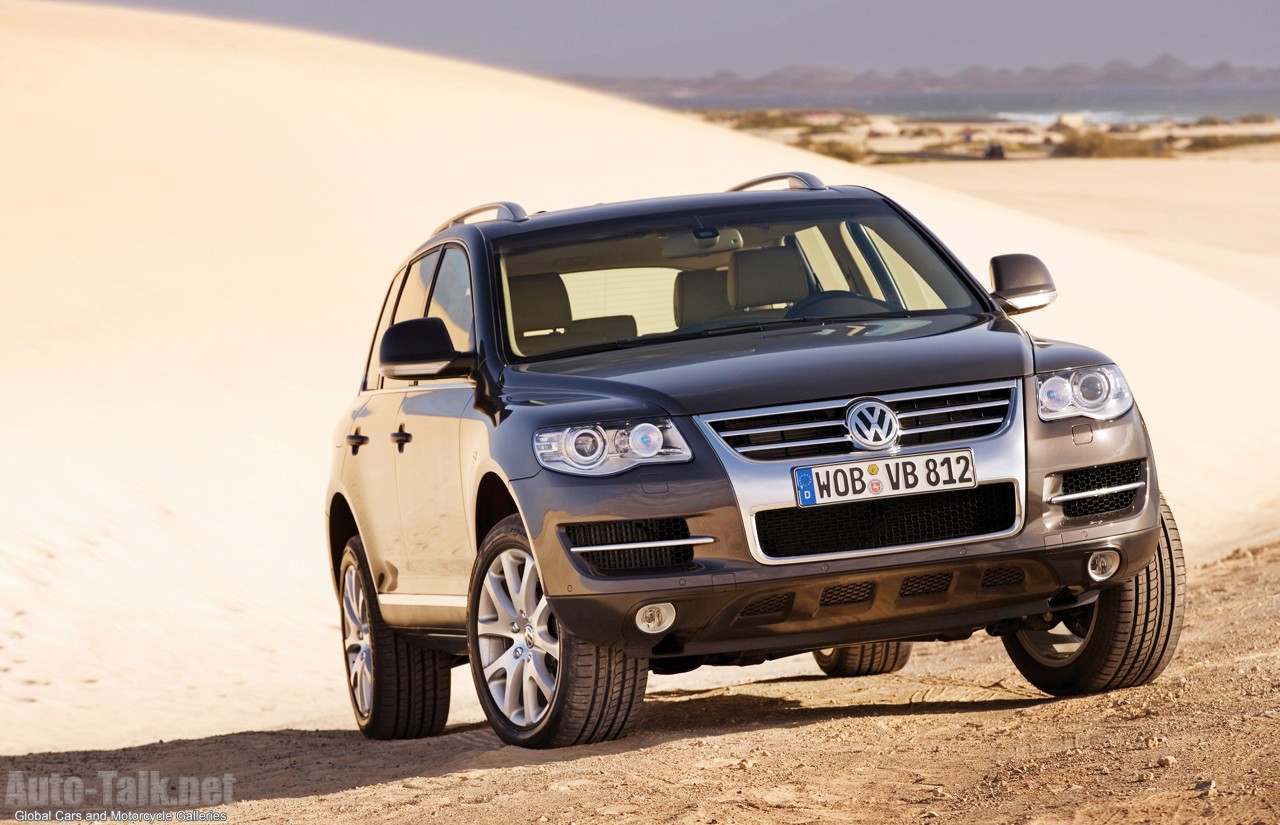 NEW TOUAREG BREAKS COVER AHEAD OF WORLD DEBUT AT PARIS SHOW