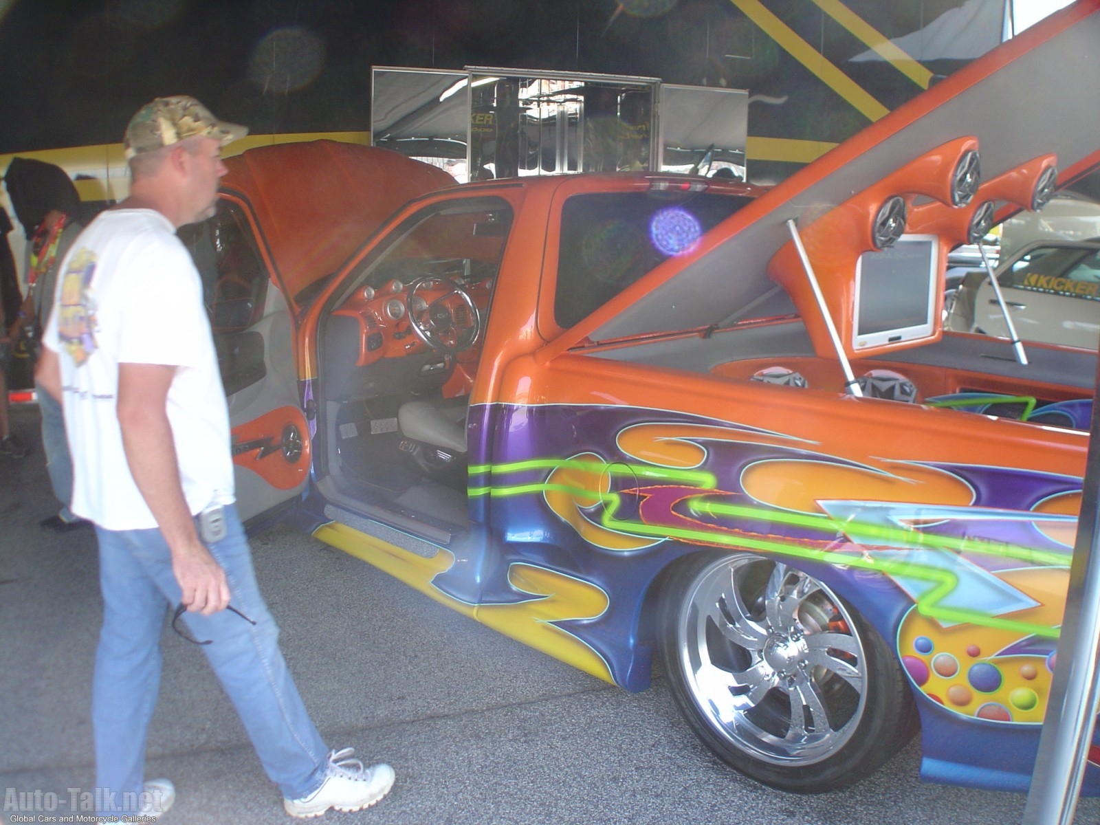 Pictures of Monster Trucks and Autos at Nopi Nationals 2006