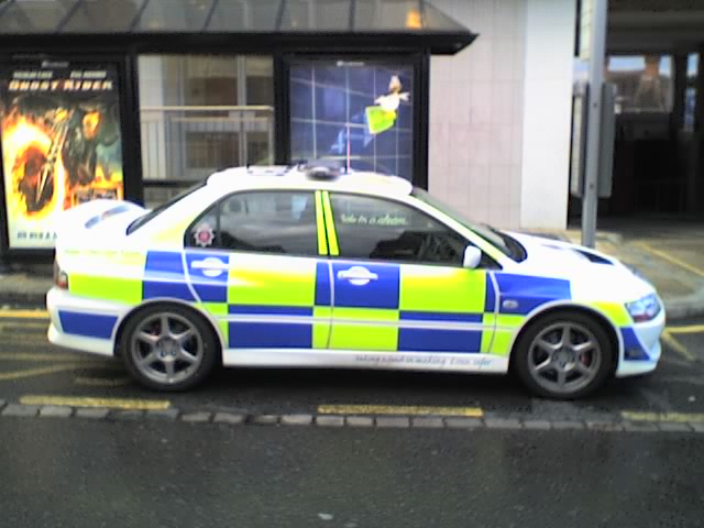 Police Mitsubishi Evo 8