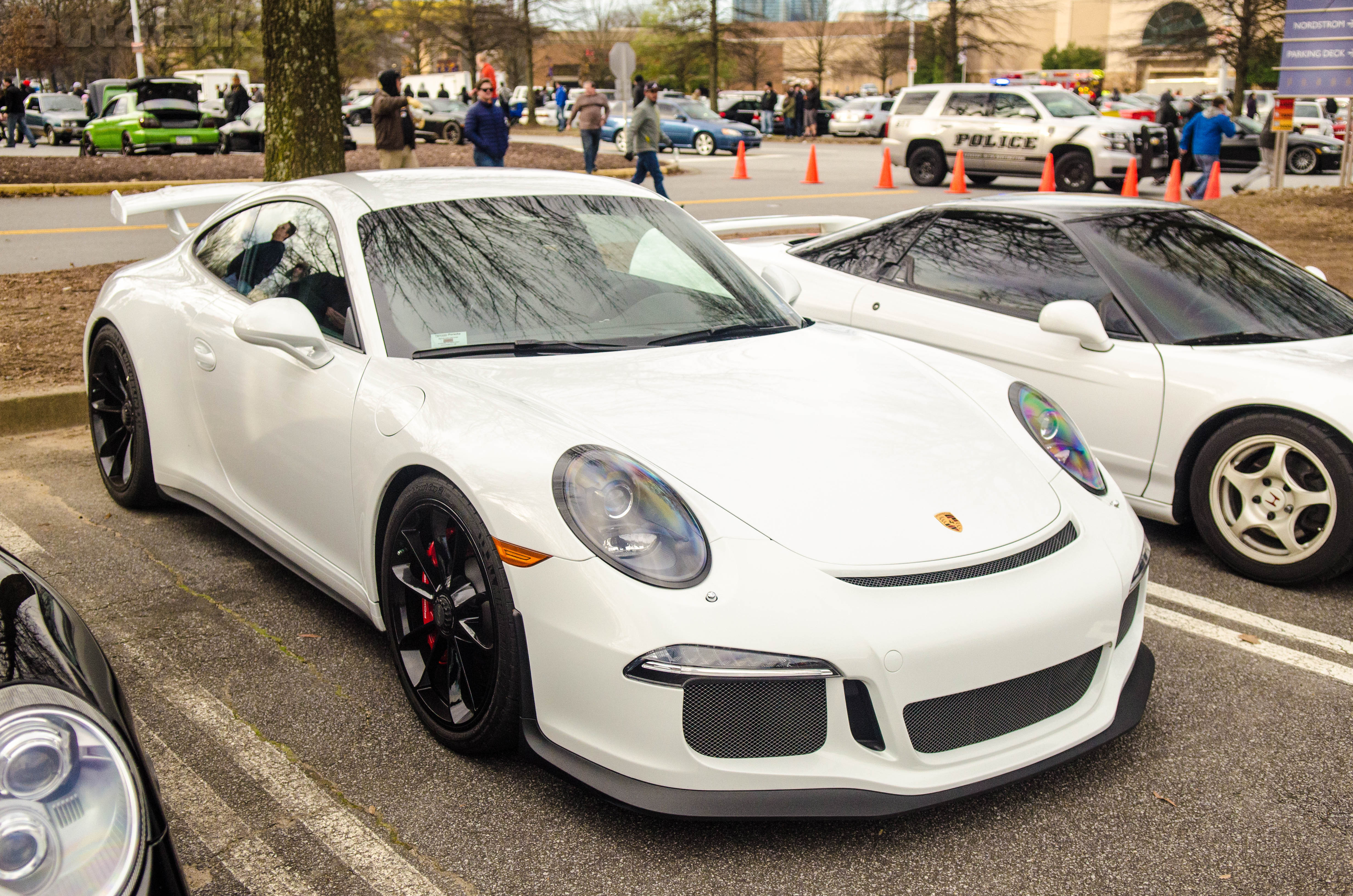 Porsche at Caffeine & Octane