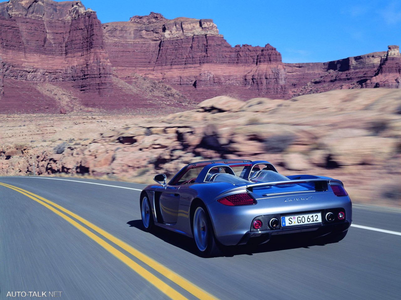 Porsche-Carrera-GT